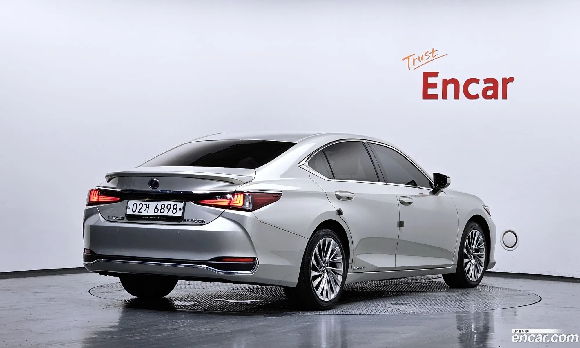 Lexus ES300h 7th Gen 2018 JTHB21B12K2004815 — 6