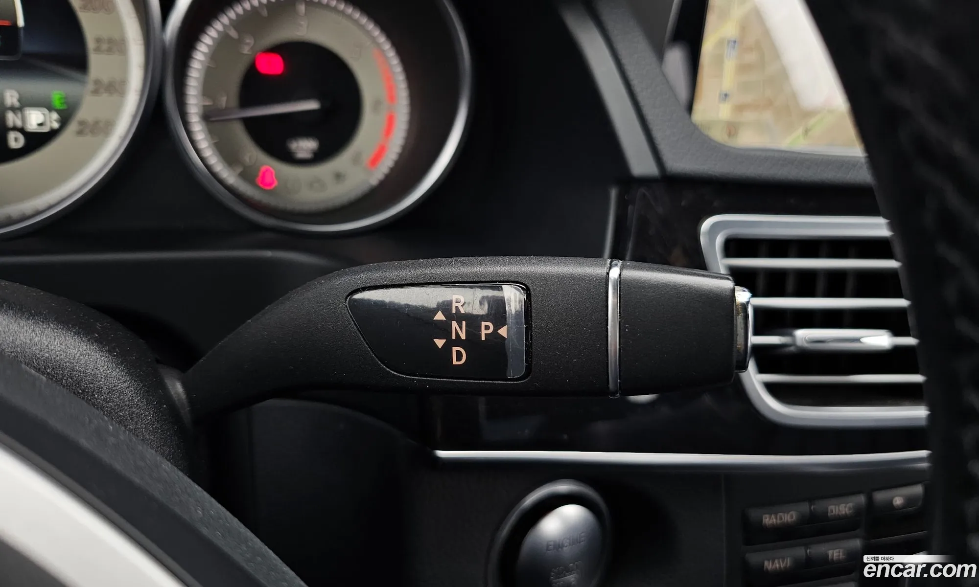 Mercedes-Benz E-Class W212 2014 WDDHF8CB4EB034098 — 11