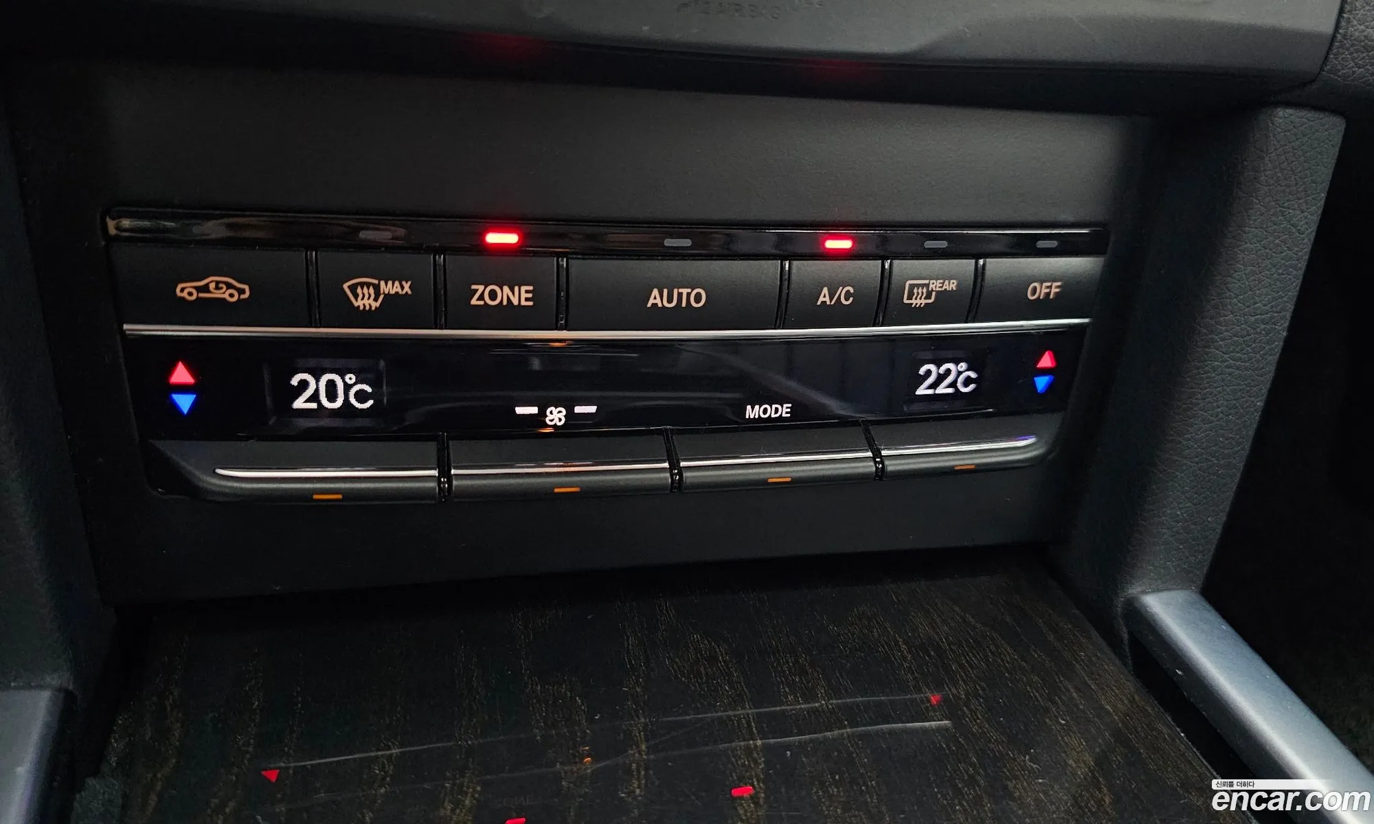 Mercedes-Benz E-Class W212 2014 WDDHF8CB4EB034098 — 10