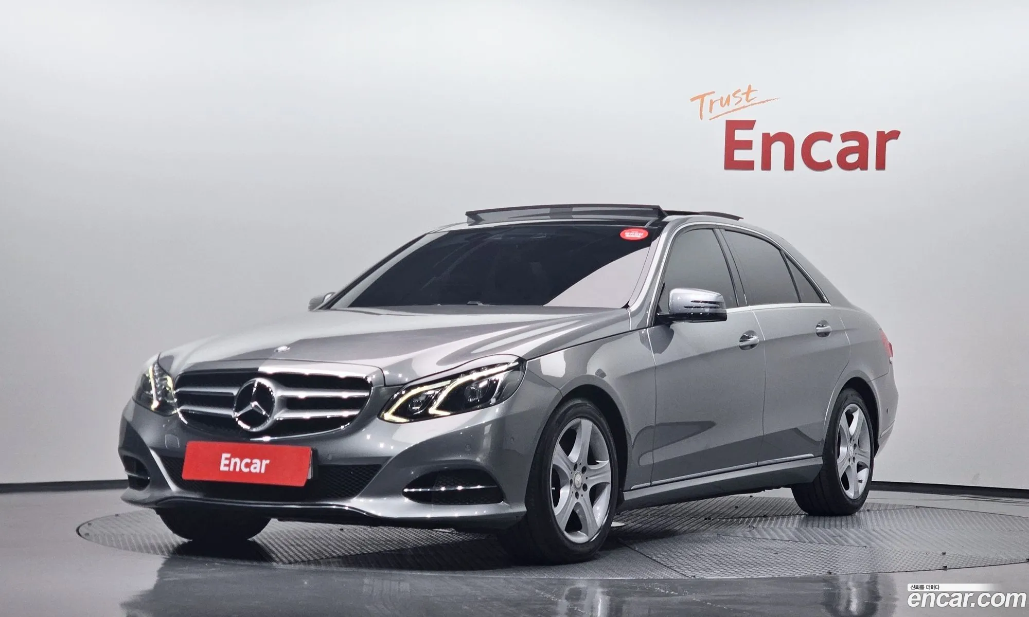 Mercedes-Benz E-Class W212 2014 WDDHF8CB4EB034098 — 12