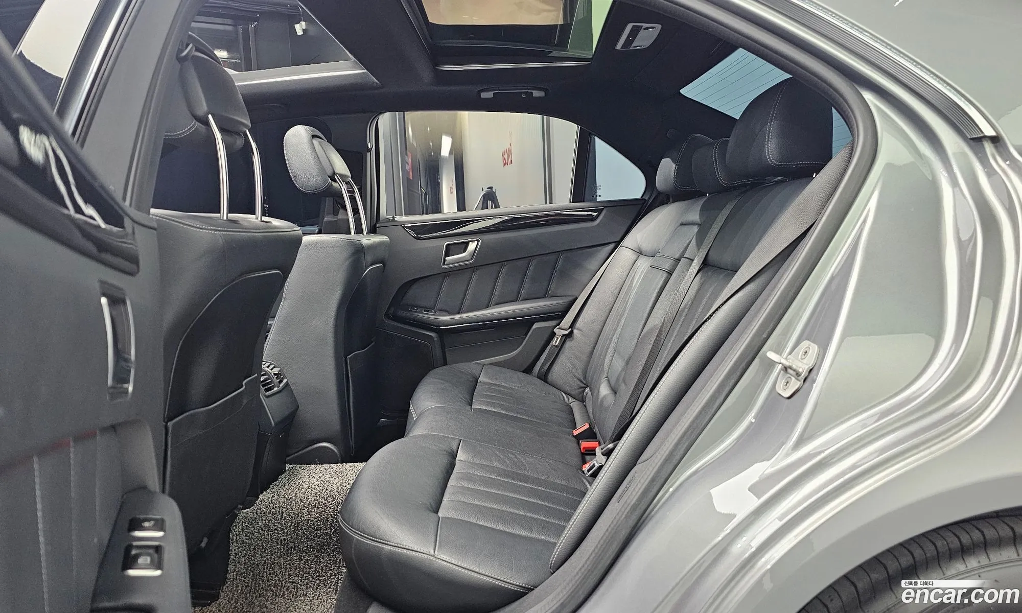 Mercedes-Benz E-Class W212 2014 WDDHF8CB4EB034098 — 15