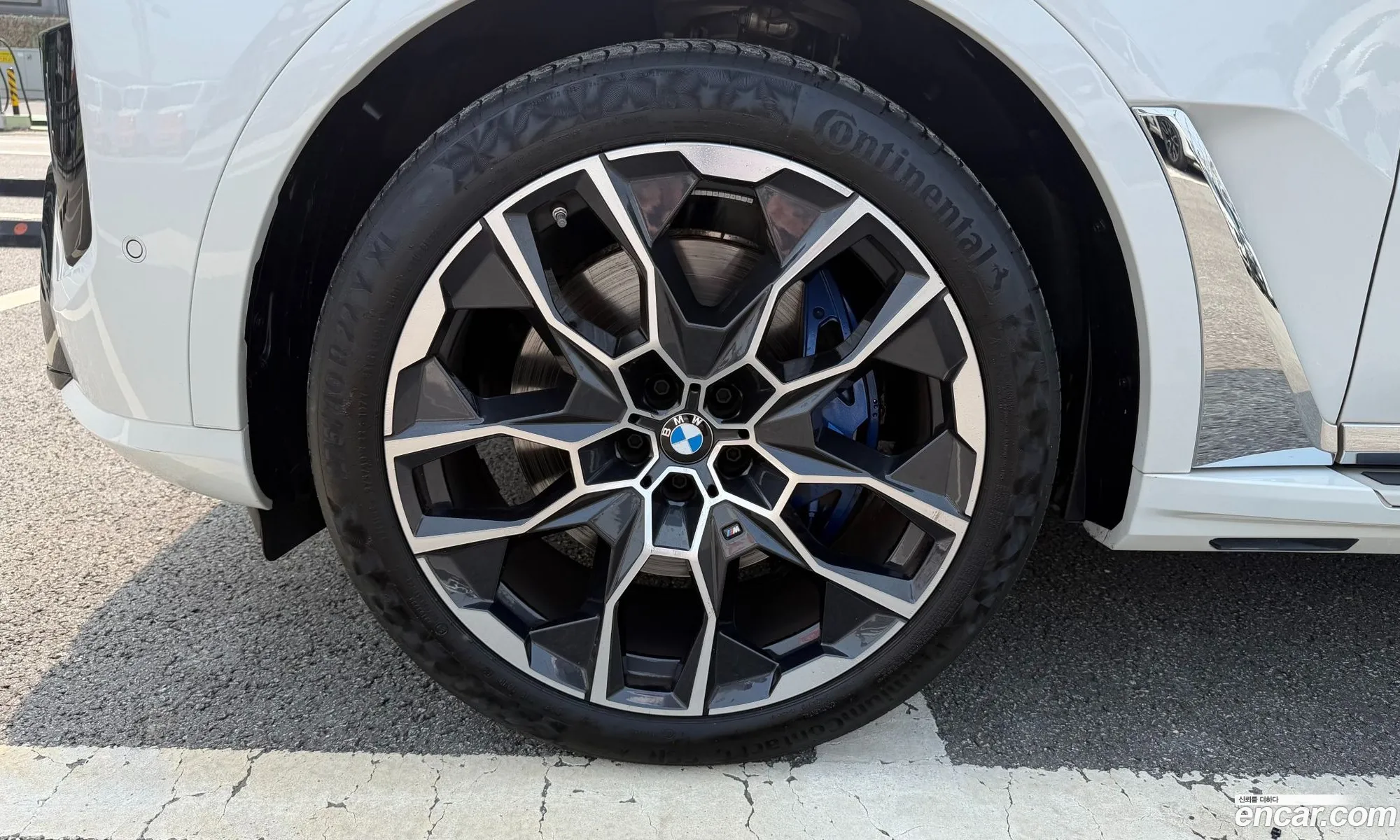 BMW X7 2024 — 18