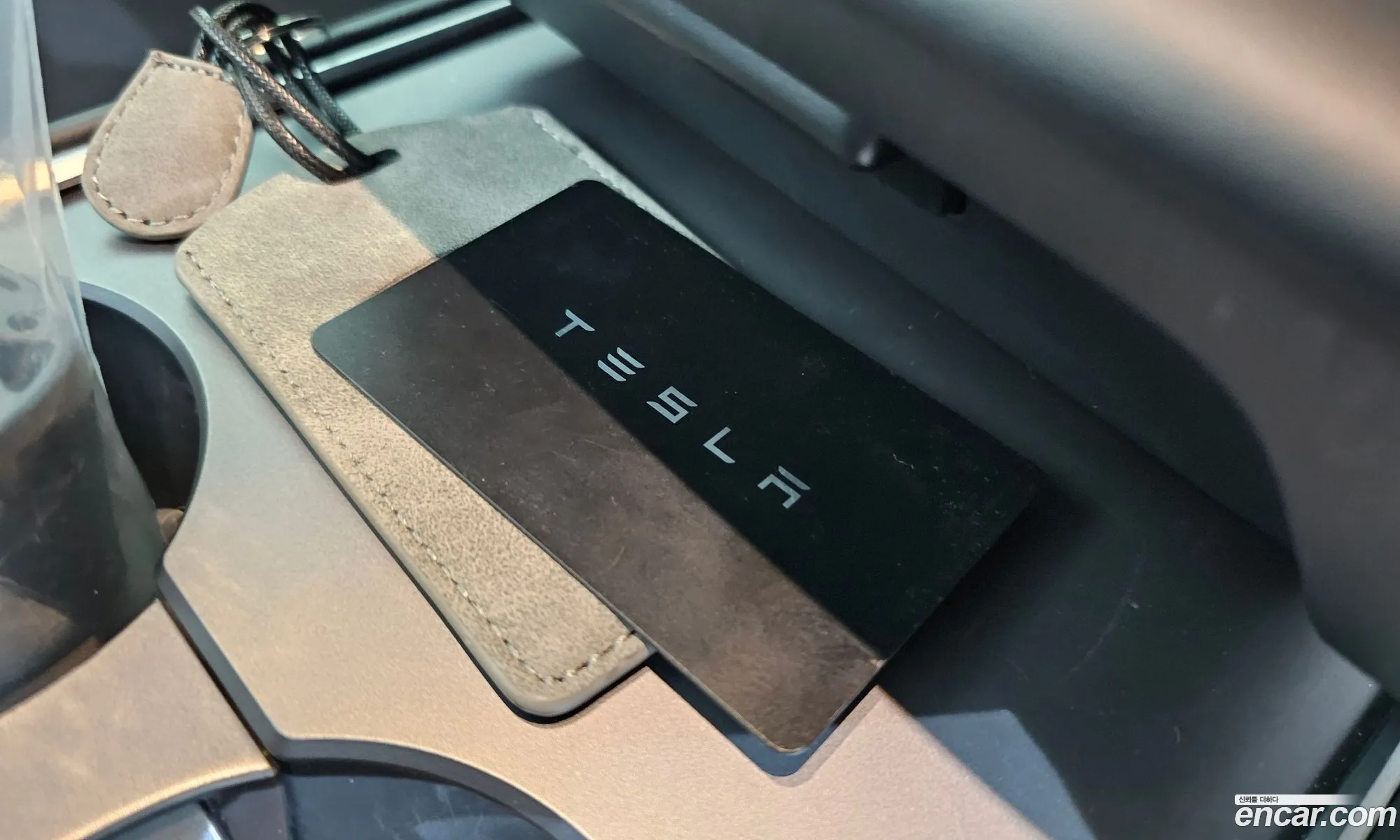 Tesla Model Y 2024 LRWYGCFS2RC565173 — 26