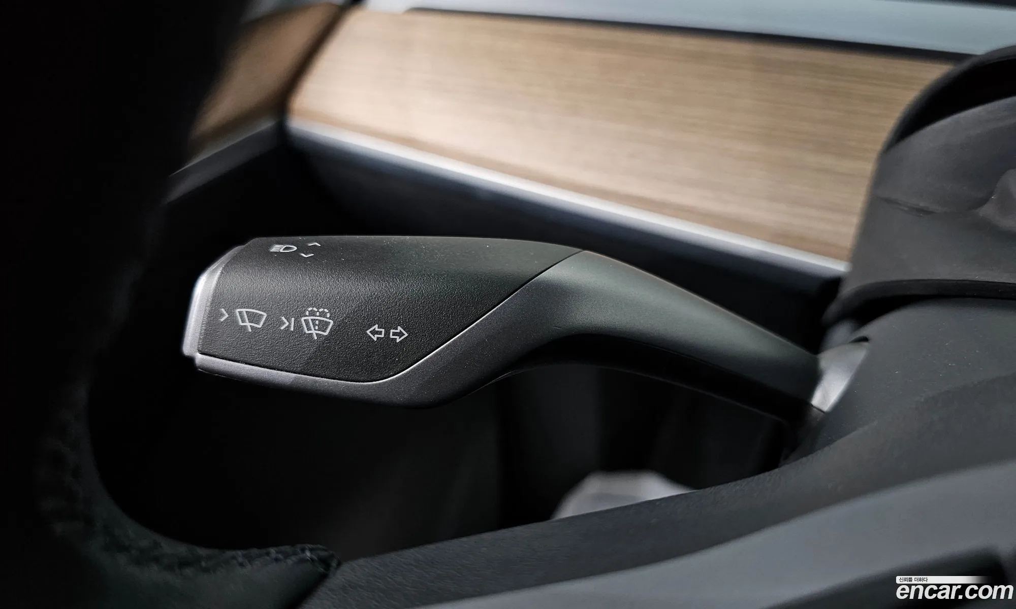 Tesla Model Y 2024 LRWYGCFS2RC565173 — 5