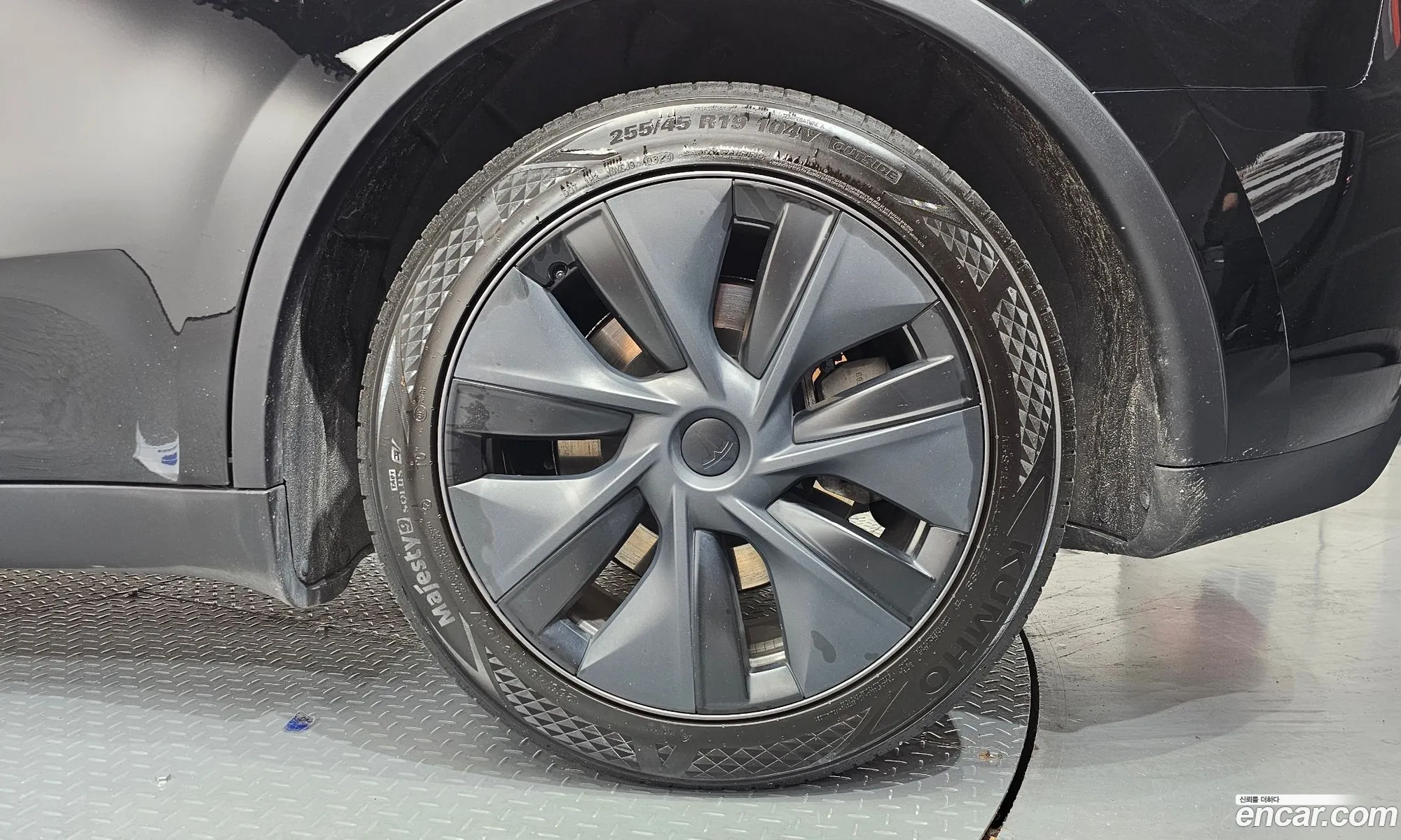 Tesla Model Y 2024 LRWYGCFS2RC565173 — 7
