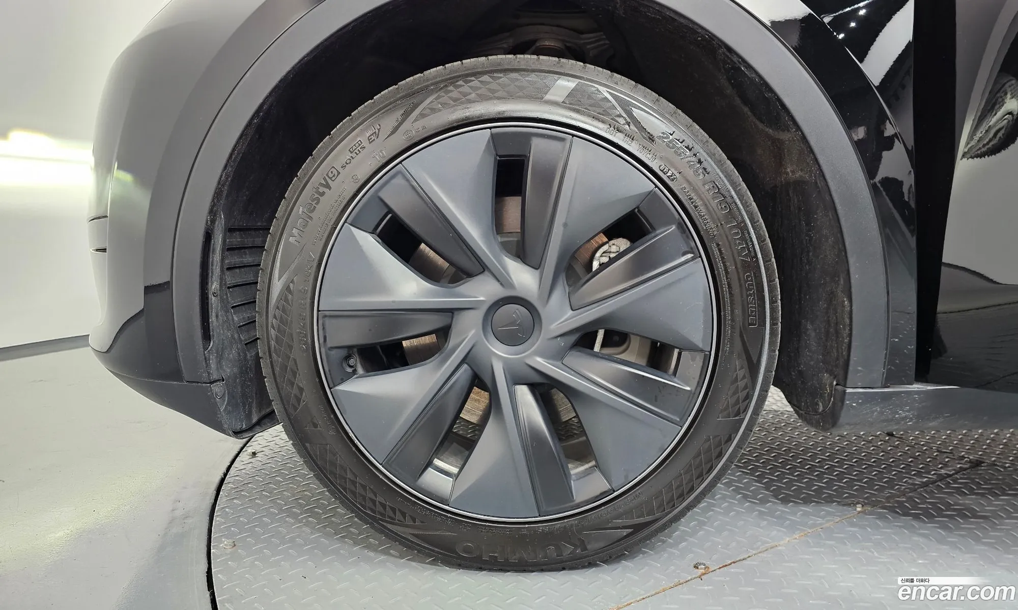 Tesla Model Y 2024 LRWYGCFS2RC565173 — 14