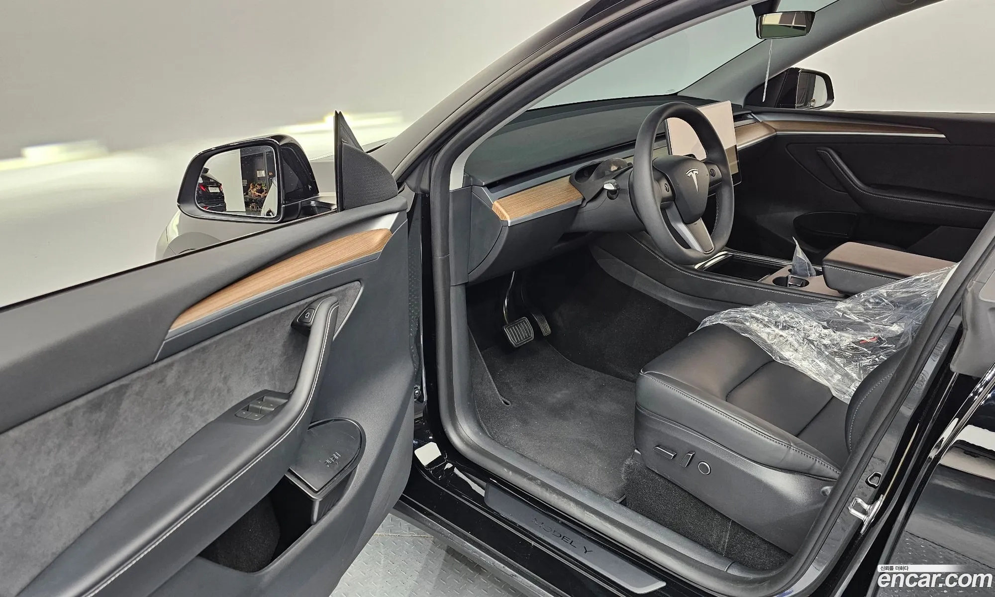 Tesla Model Y 2024 LRWYGCFS2RC565173 — 11