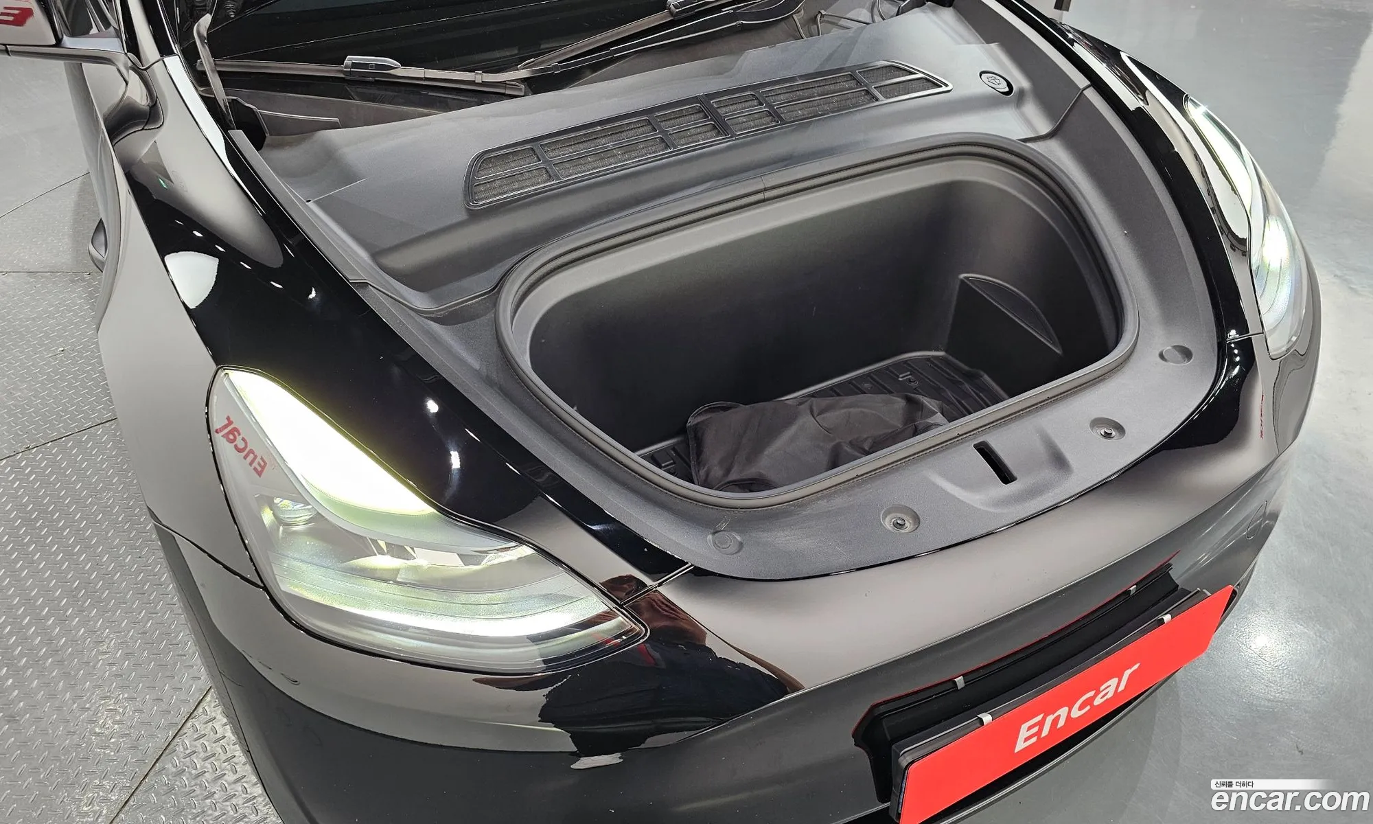 Tesla Model Y 2024 LRWYGCFS2RC565173 — 17
