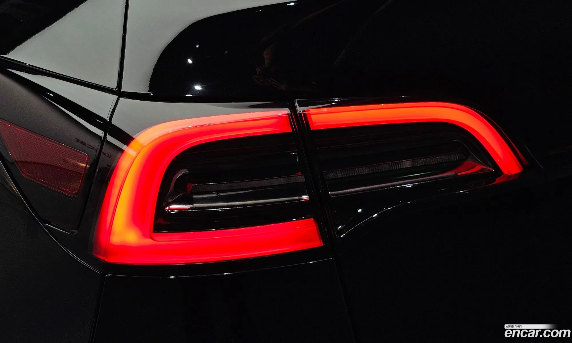 Tesla Model Y 2024 LRWYGCFS2RC565173 — 18