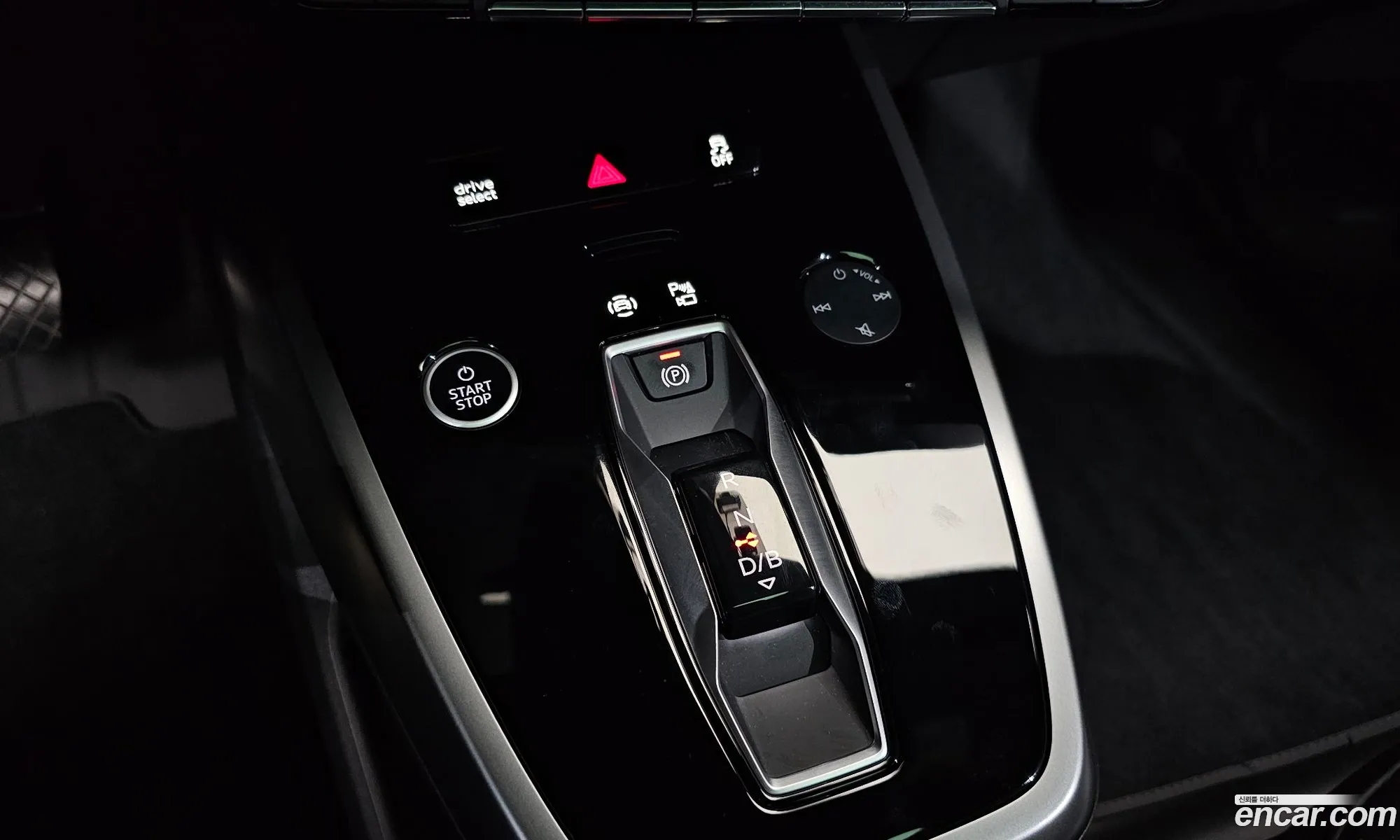 Audi Q4 e-tron 2025 WAUZZZFZ5SP063531 — 11