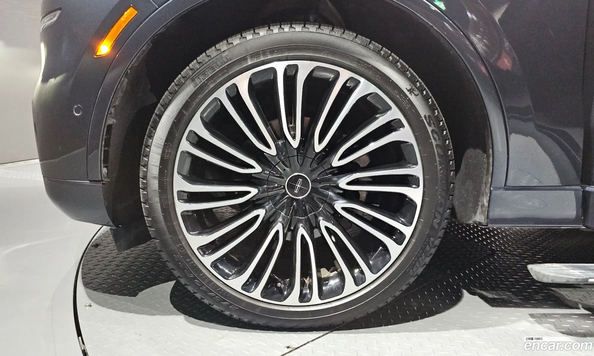 Lincoln Aviator 2020 — 19