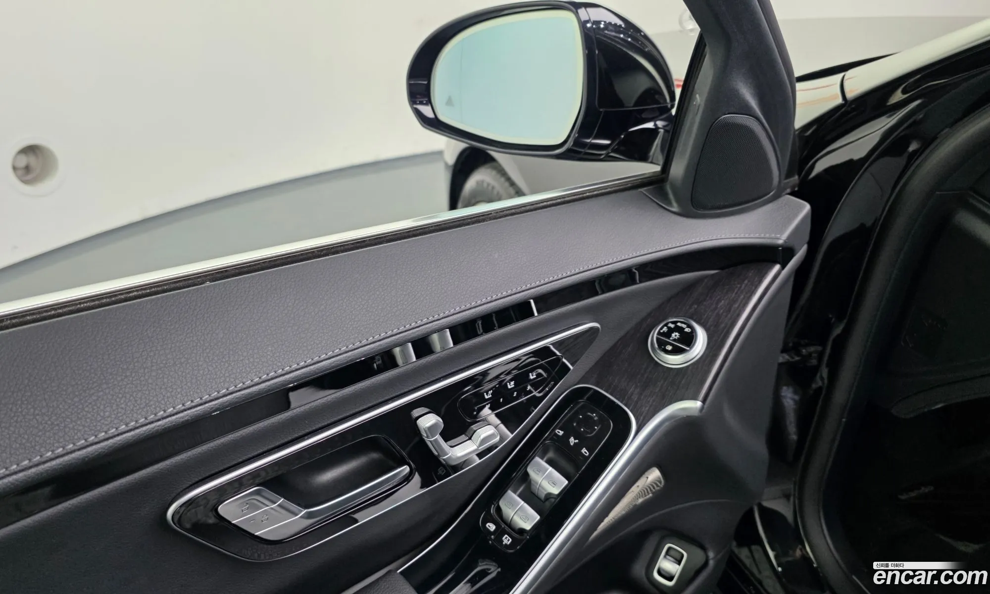 Mercedes-Benz S-Class W223 2021 — 33