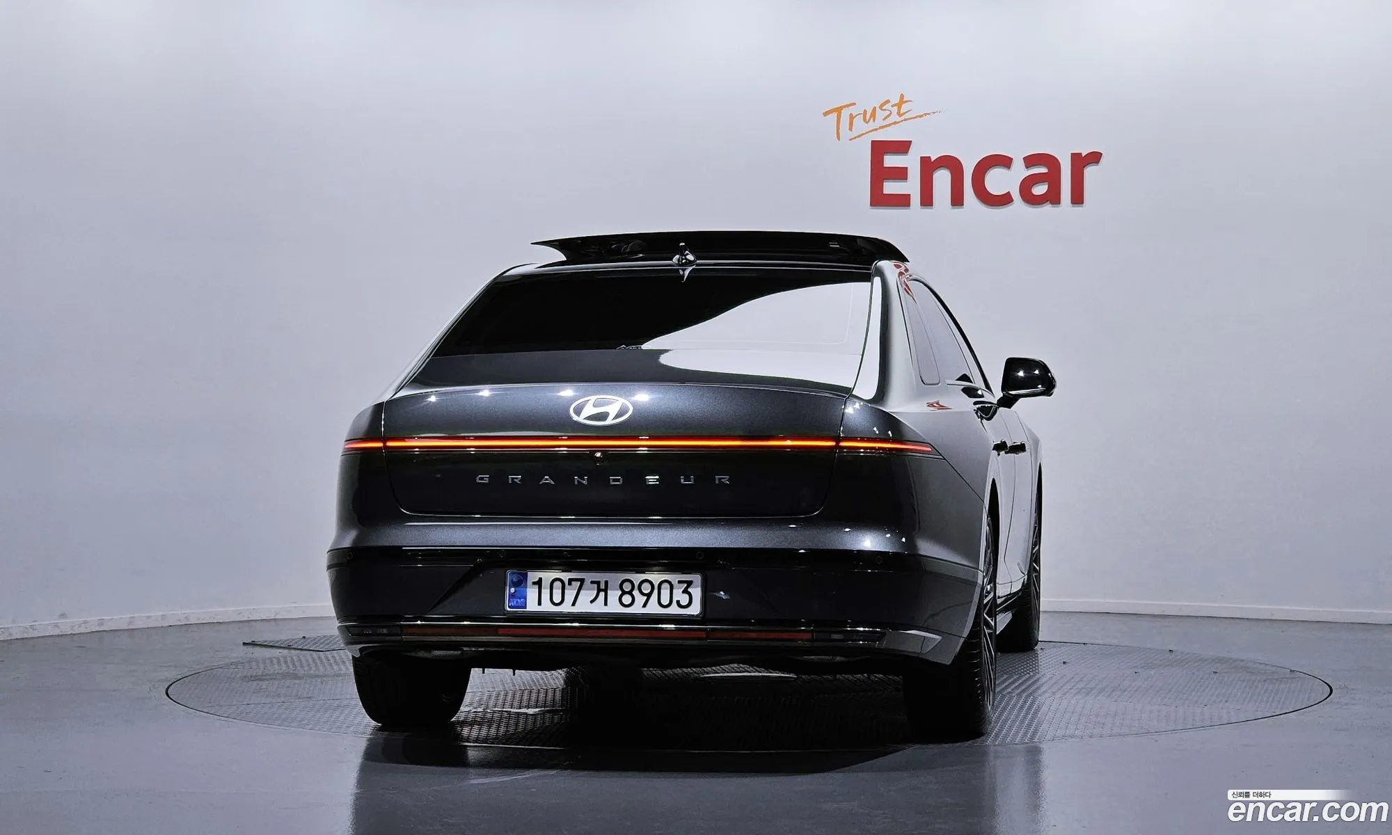 Hyundai Grandeur Hybrid 2024 — 3