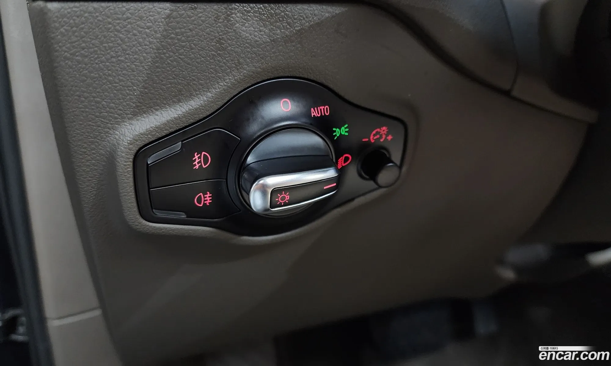 Audi Q5 2016 WAUZZZ8R0GA101805 — 2