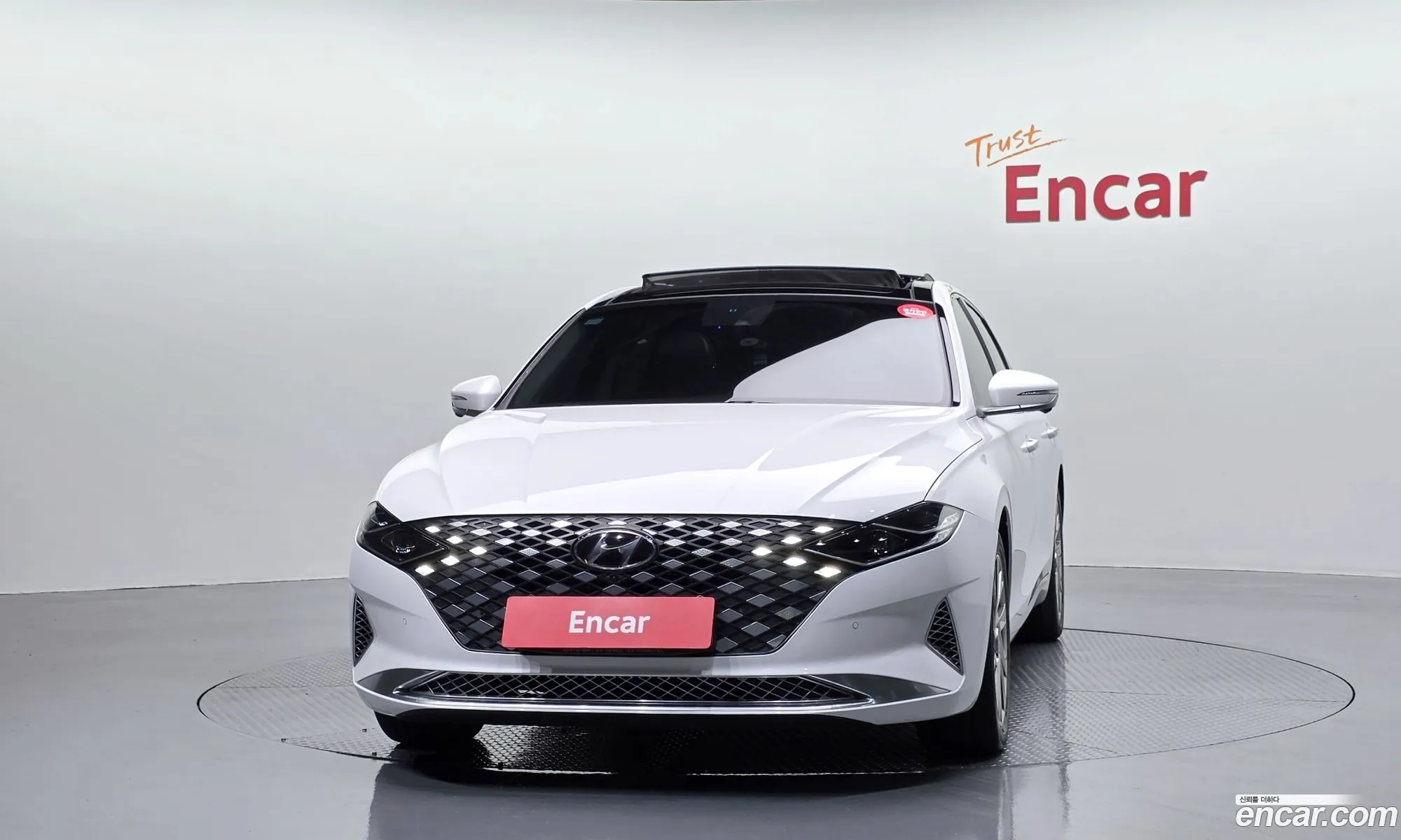 Hyundai Grandeur IG Hybrid 2019 — 3