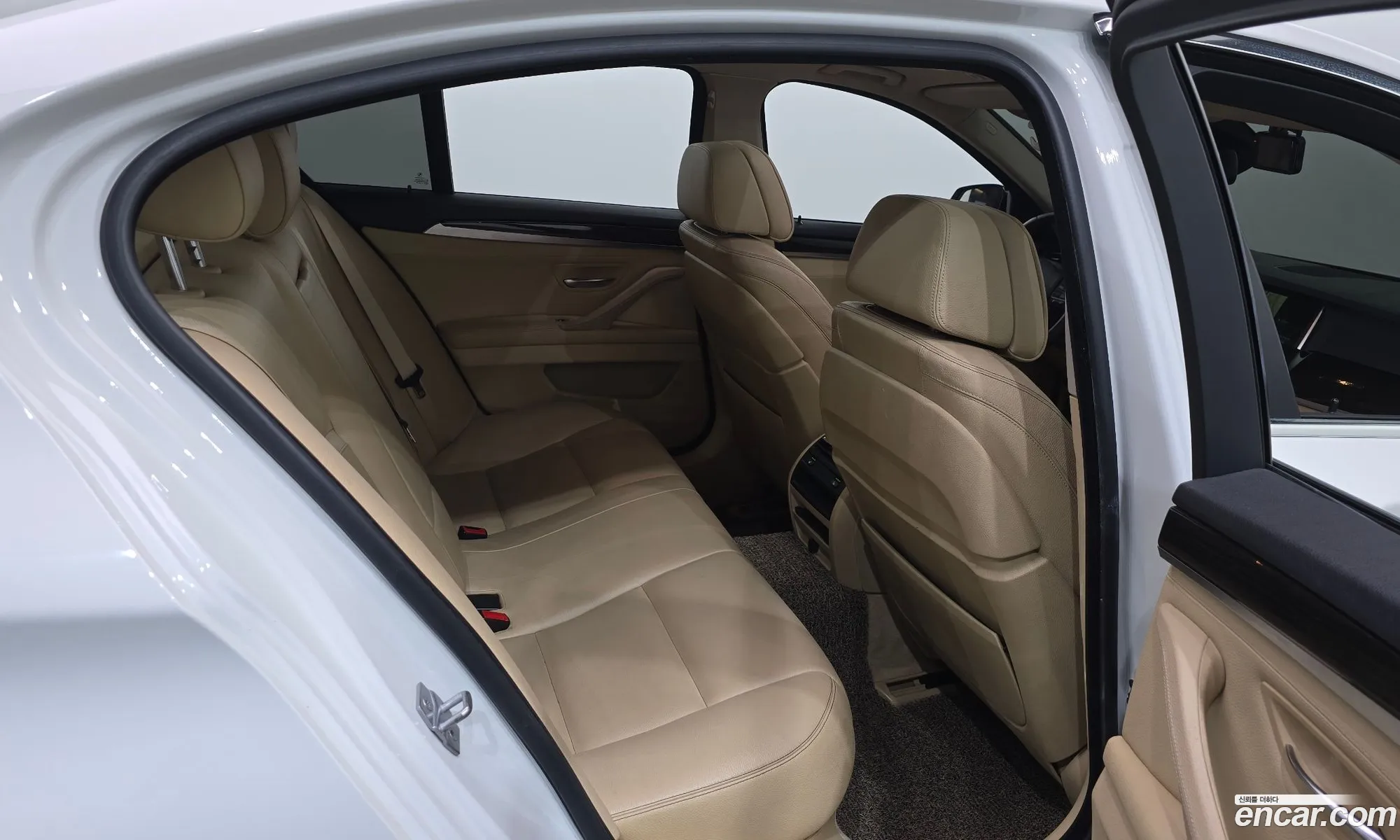 BMW 5 Series 2016 — 12