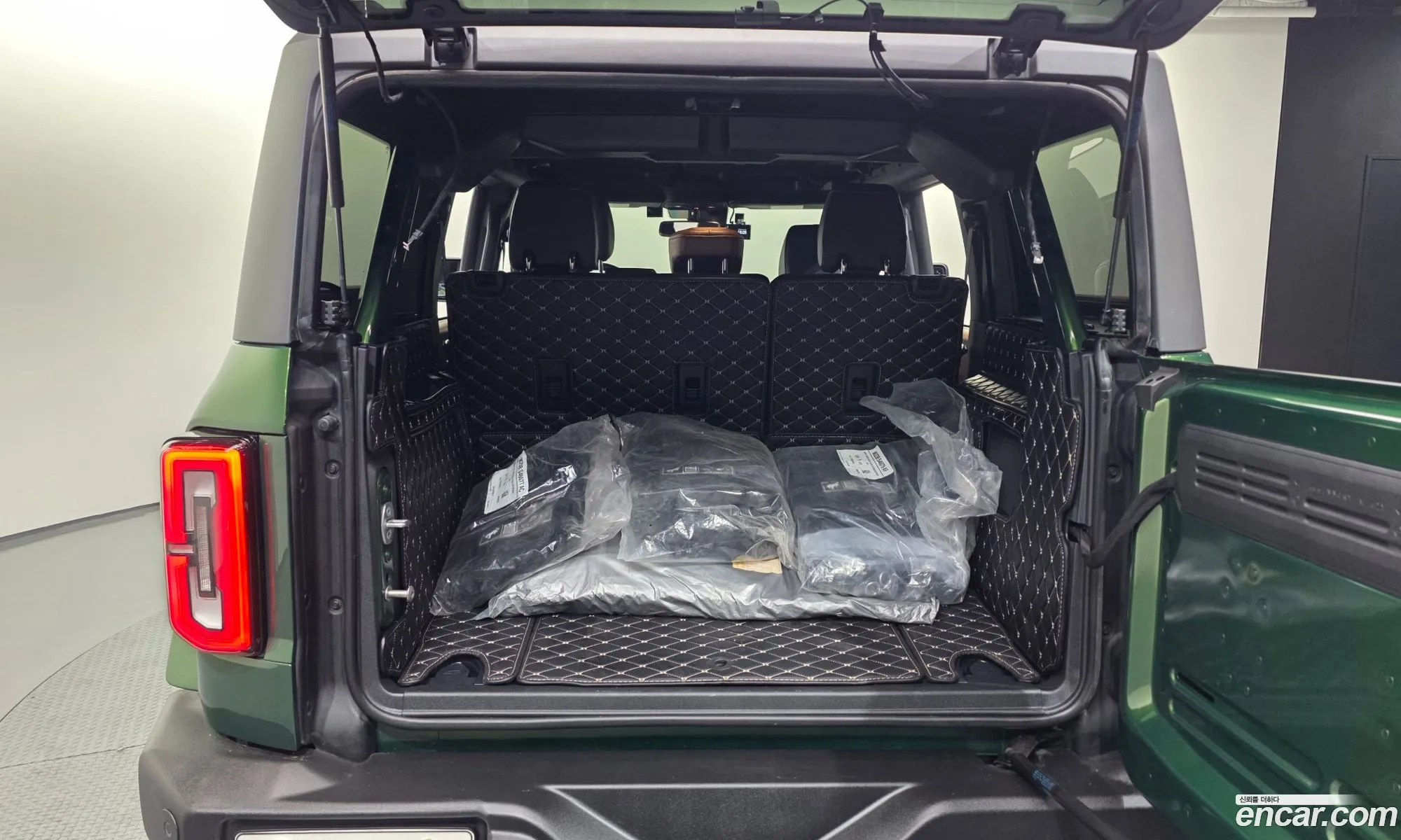 Ford Bronco 6th Gen 2023 1FMEE5DP — 4