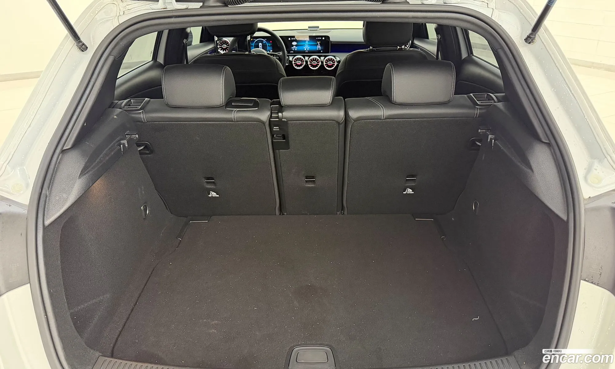 Mercedes-Benz A-Class W177 2020 — 17