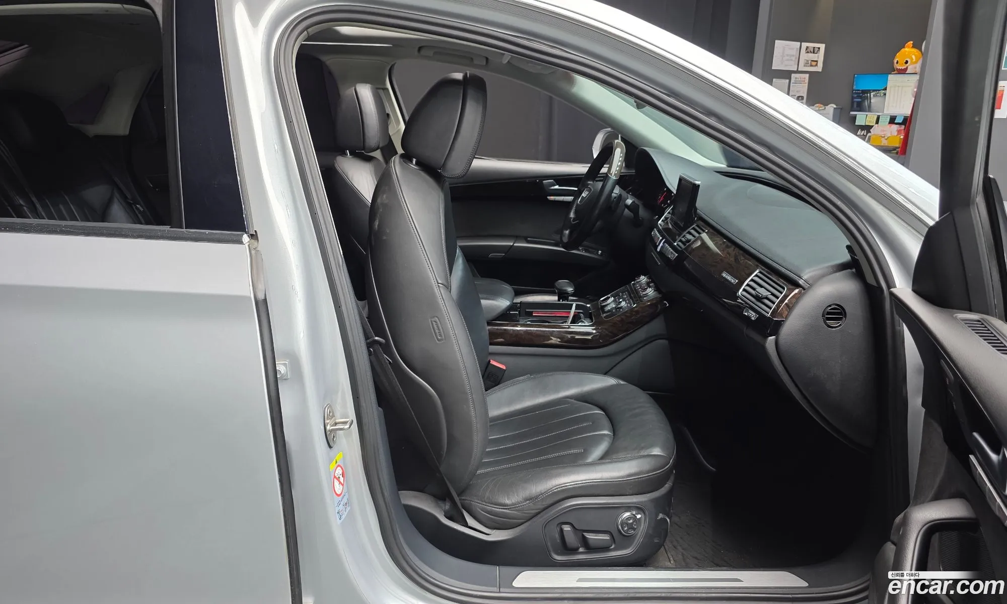 Audi A8 2013 WAUZZZ4H9EN002368 — 13