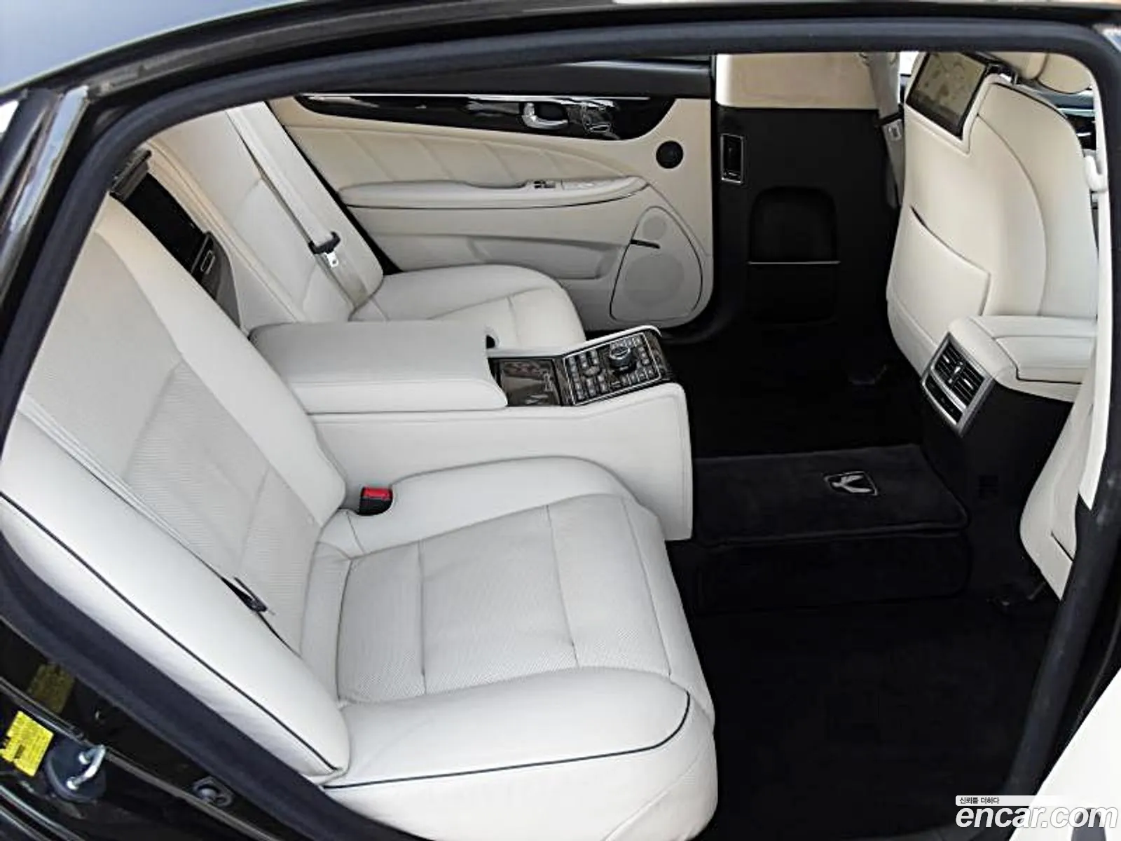 Hyundai Equus 2013 — 3