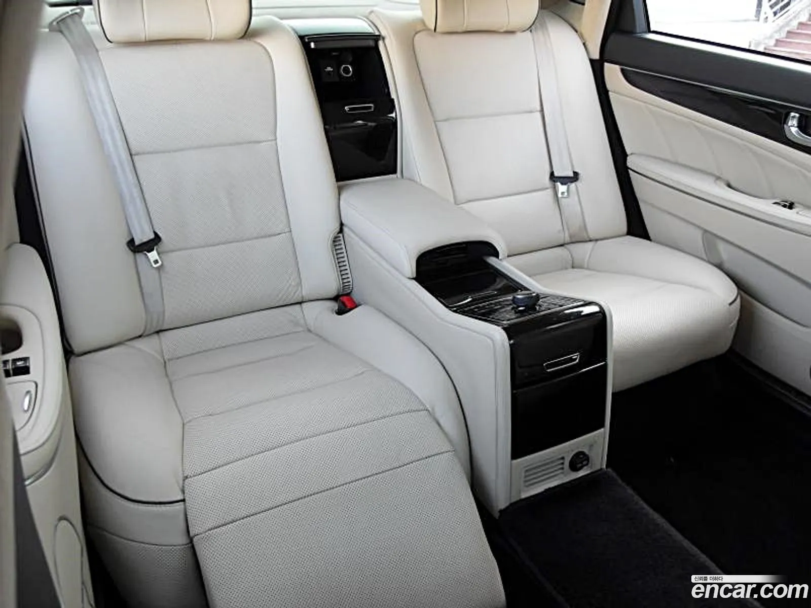 Hyundai Equus 2013 — 2