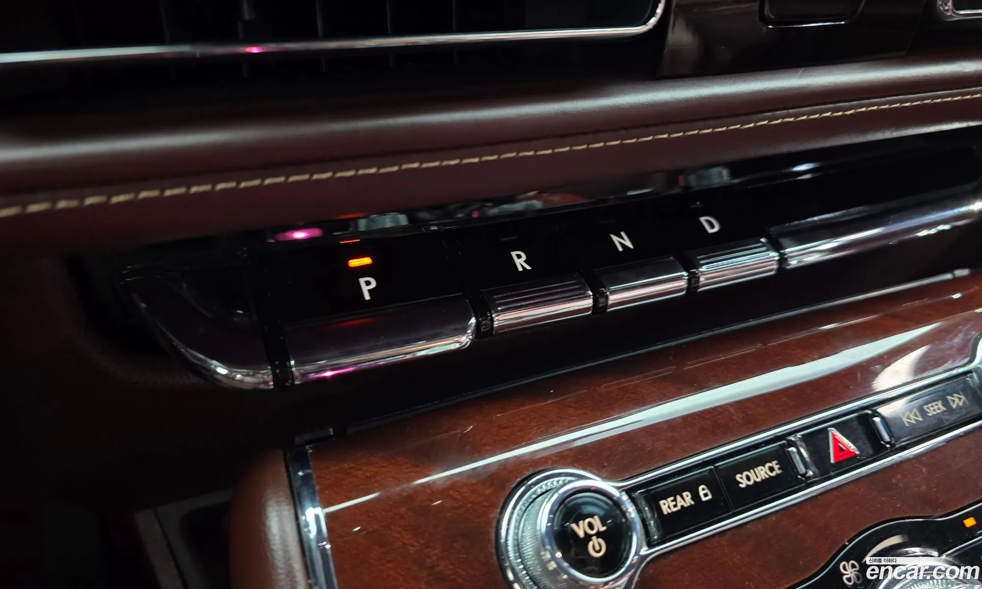 Lincoln Aviator 2020 5LM5J9XC7MGL01409 — 10