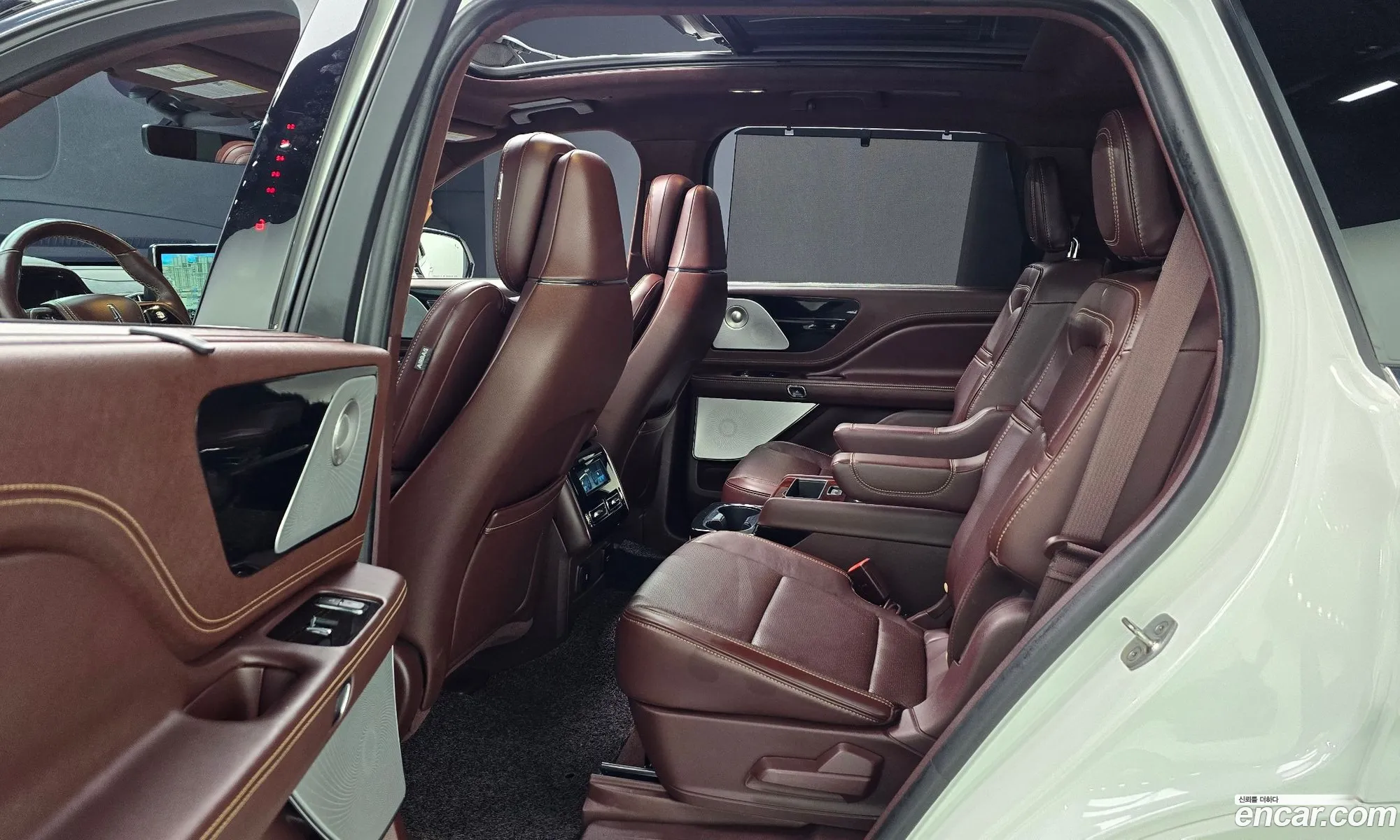 Lincoln Aviator 2020 5LM5J9XC7MGL01409 — 21