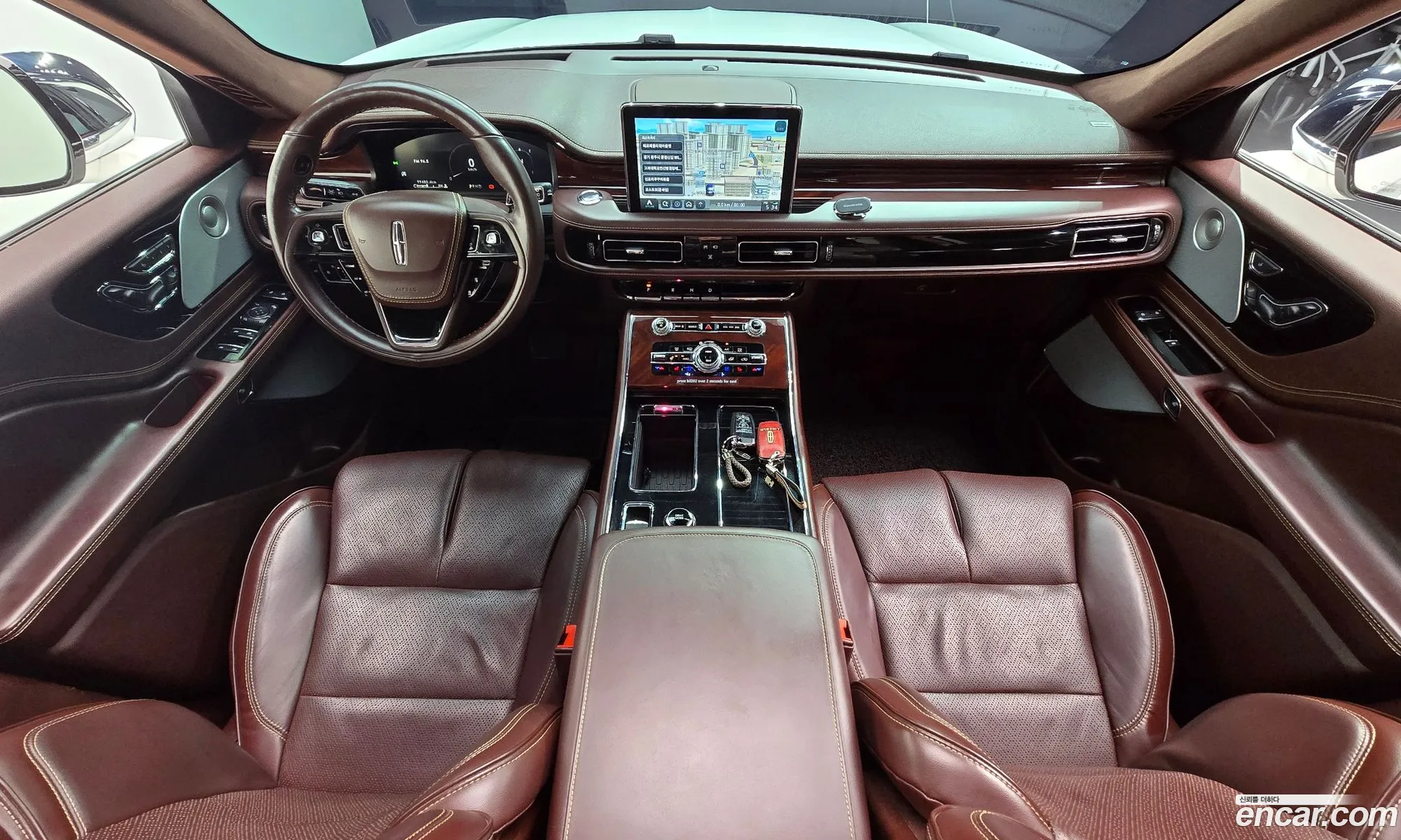 Lincoln Aviator 2020 5LM5J9XC7MGL01409 — 13