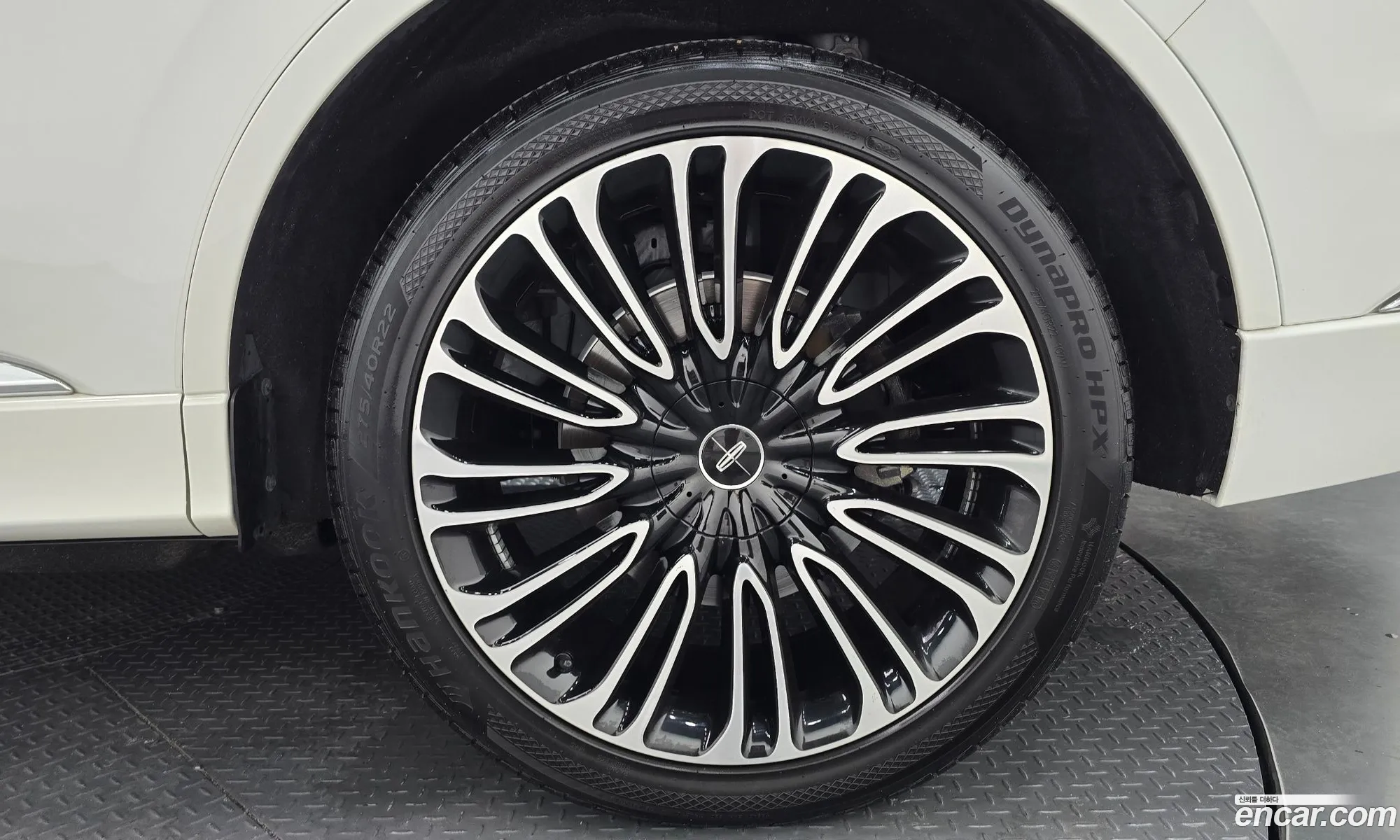 Lincoln Aviator 2020 5LM5J9XC7MGL01409 — 5