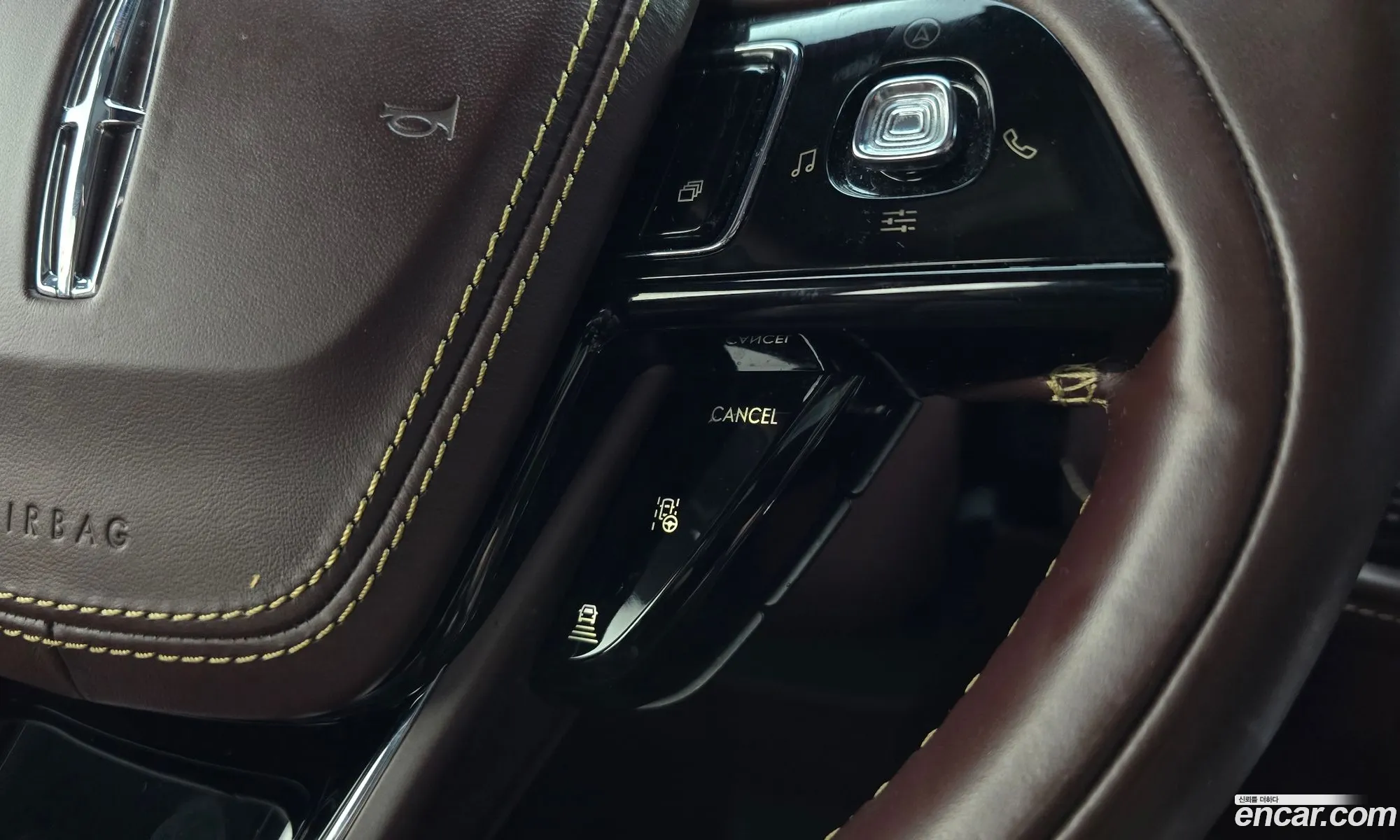 Lincoln Aviator 2020 5LM5J9XC7MGL01409 — 17