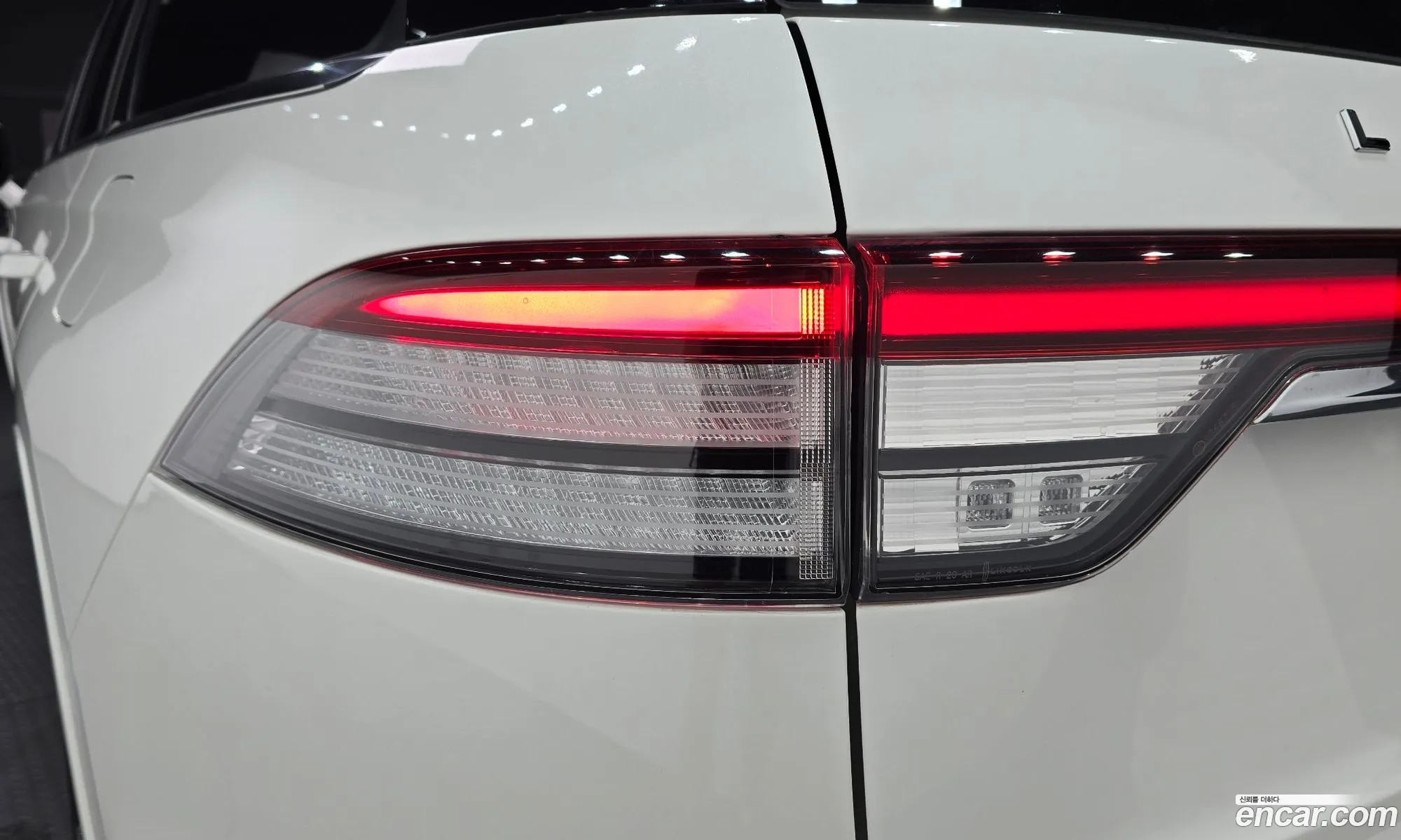 Lincoln Aviator 2020 5LM5J9XC7MGL01409 — 26