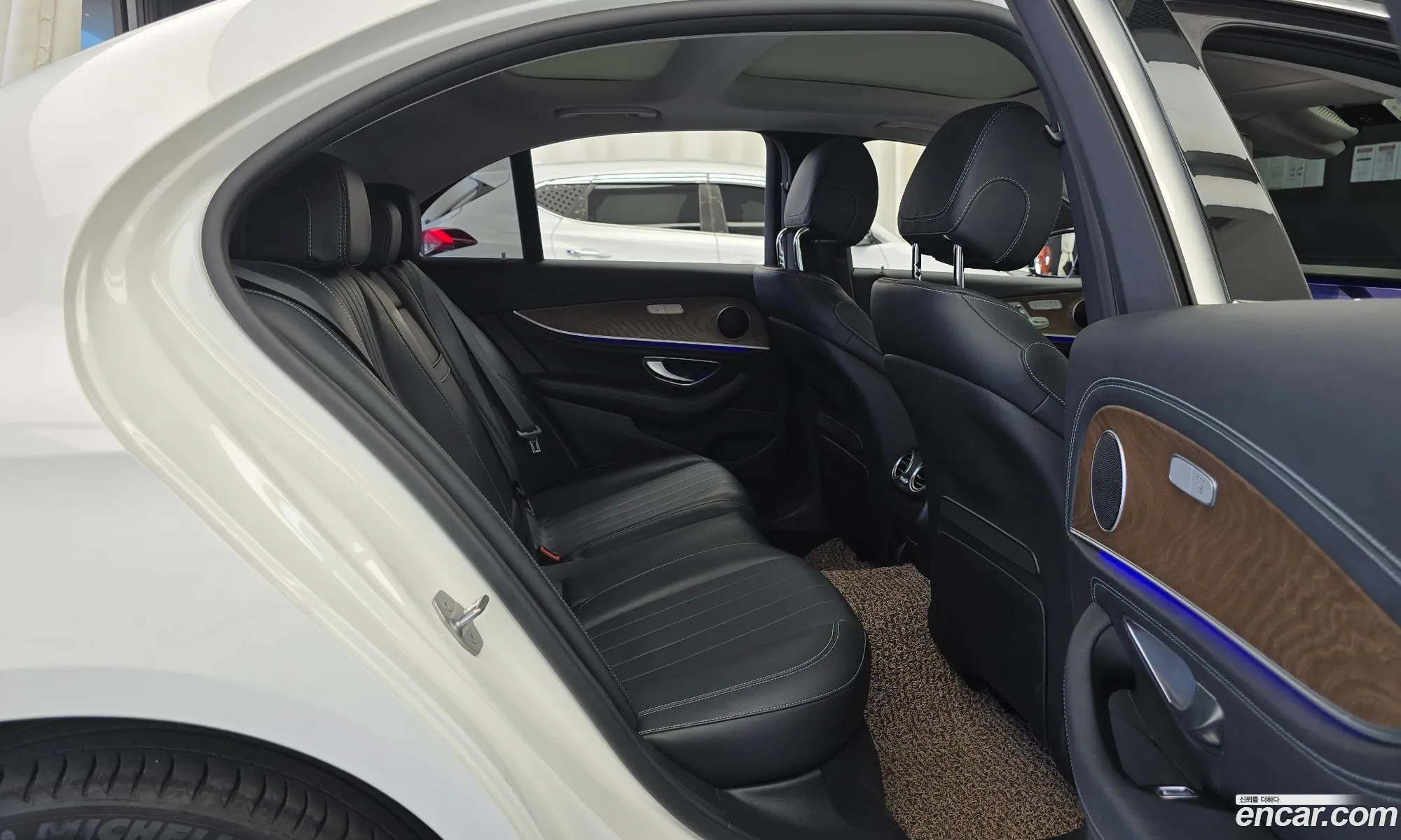 Mercedes-Benz E-Class W213 2017 — 12