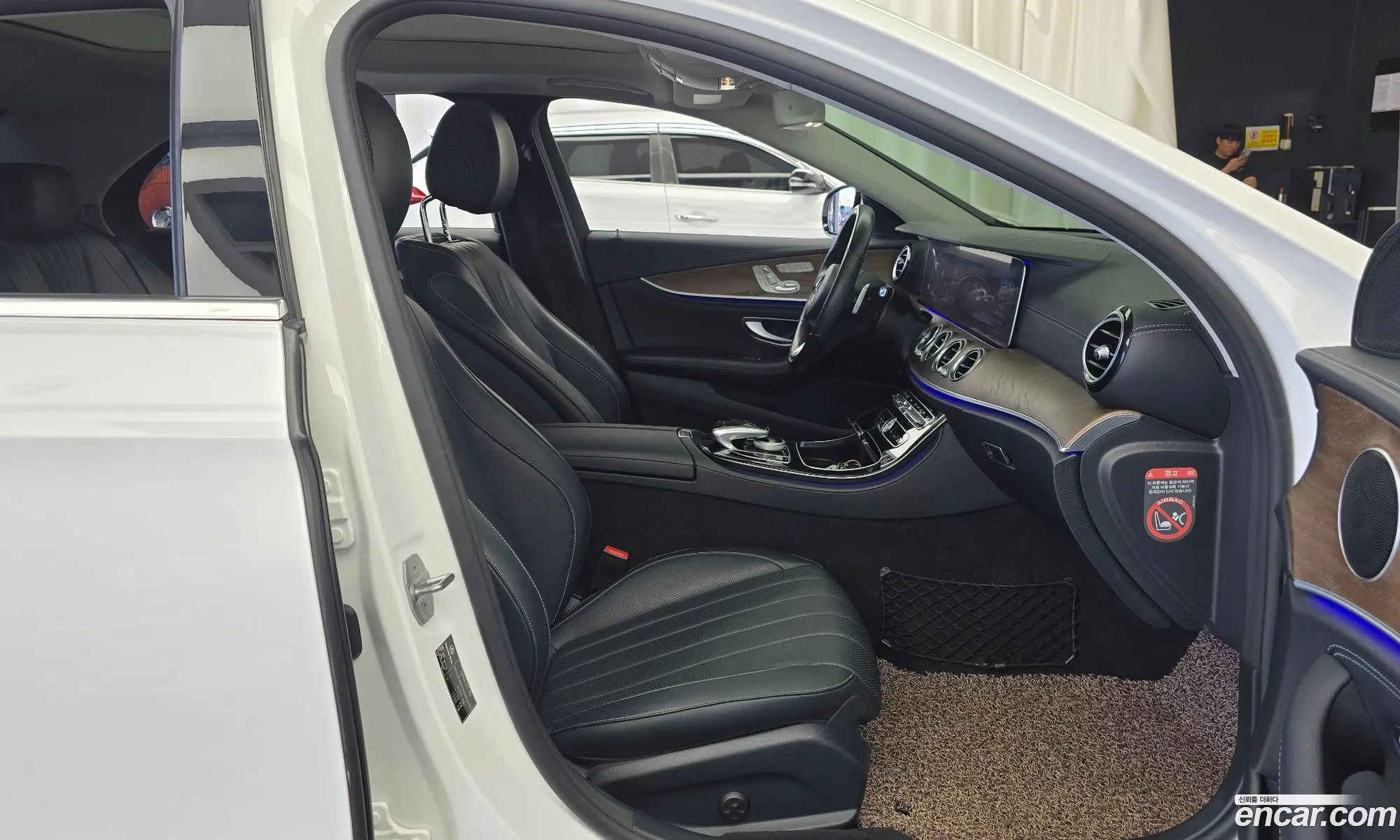 Mercedes-Benz E-Class W213 2017 — 16
