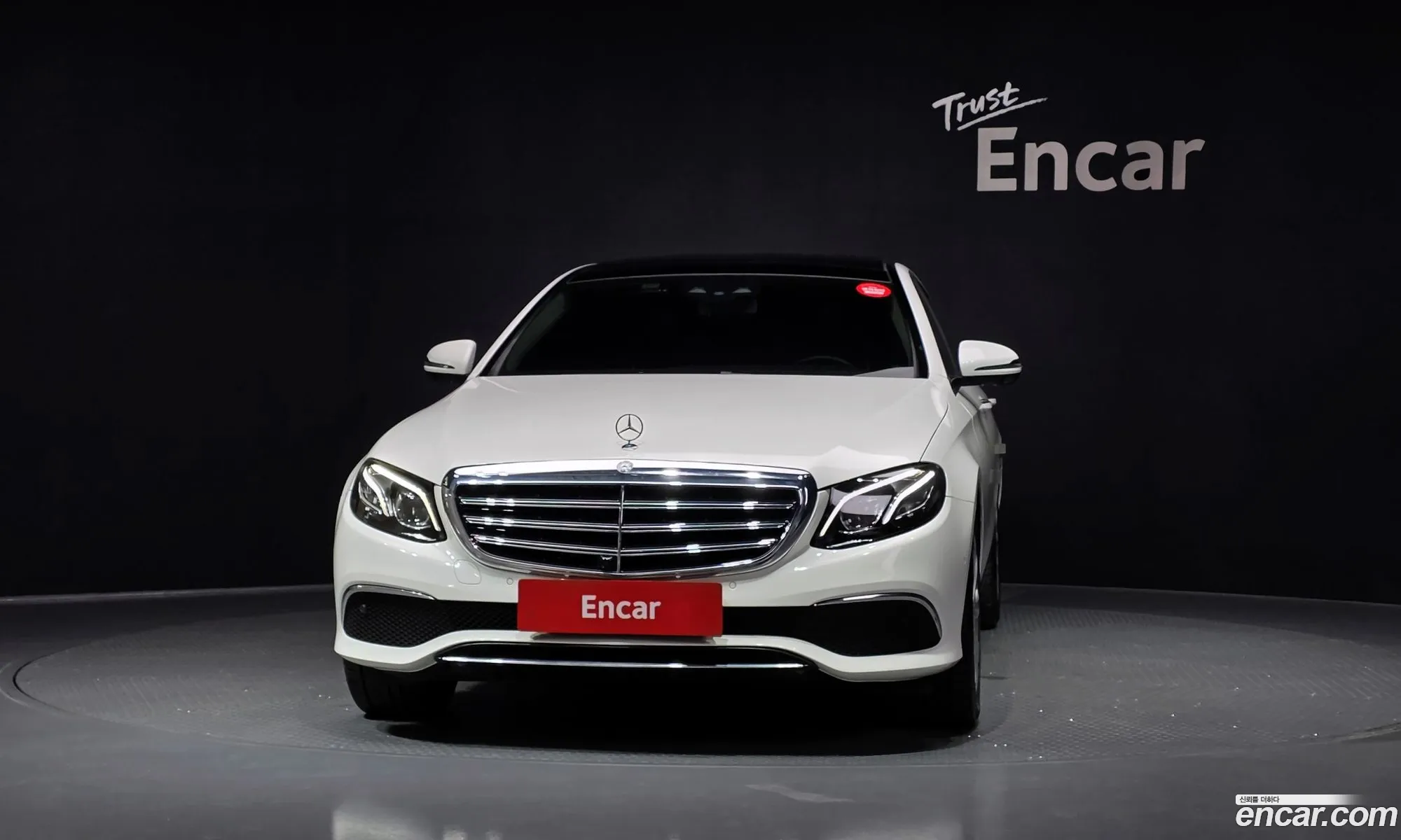 Mercedes-Benz E-Class W213 2017 — 14