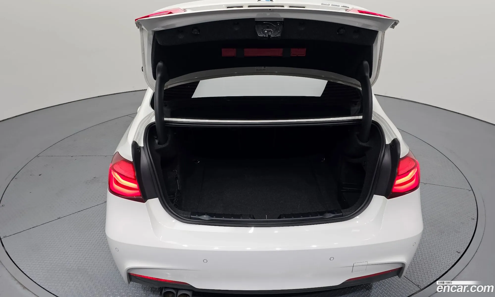 BMW 3 Series 2018 WBA8B9103JA826723 — 31