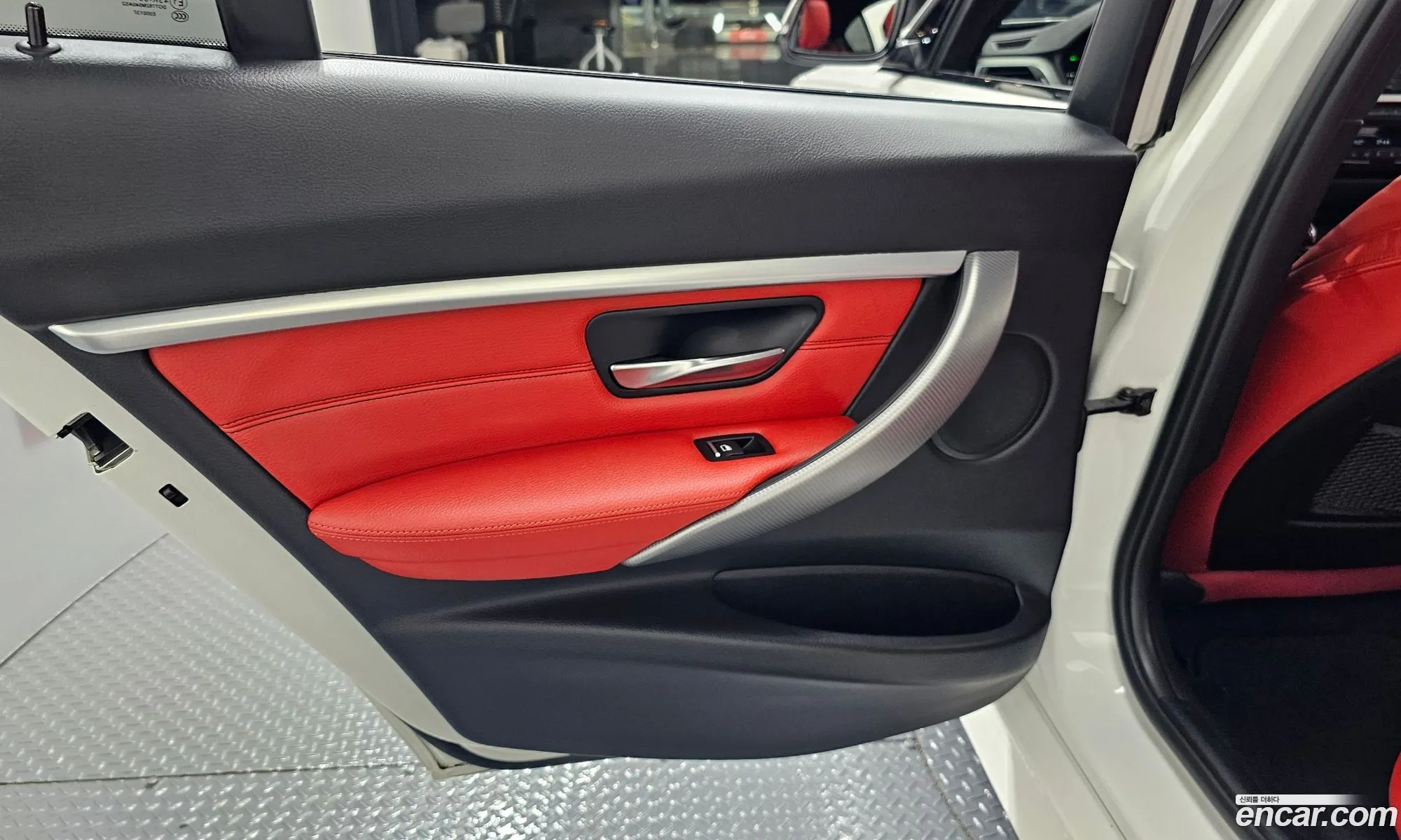 BMW 3 Series 2018 WBA8B9103JA826723 — 18