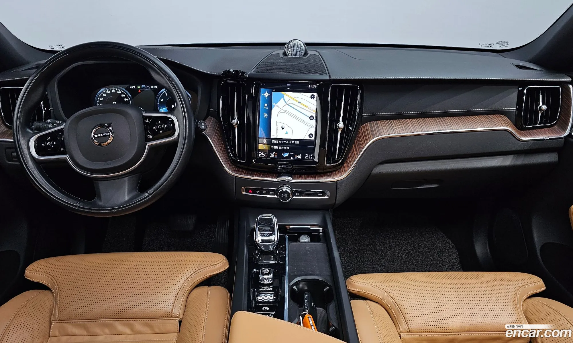 Volvo XC60 2021 — 18