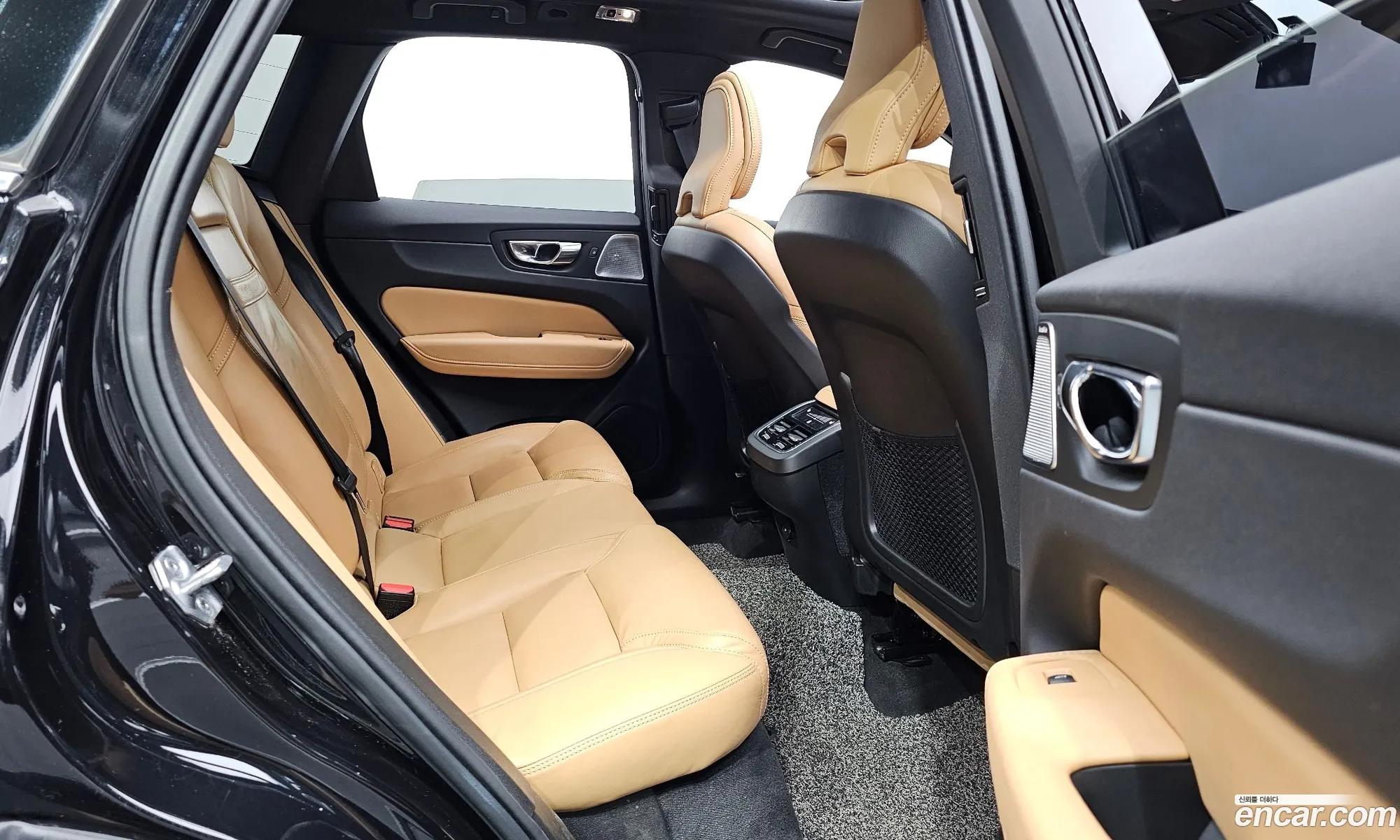 Volvo XC60 2021 — 16