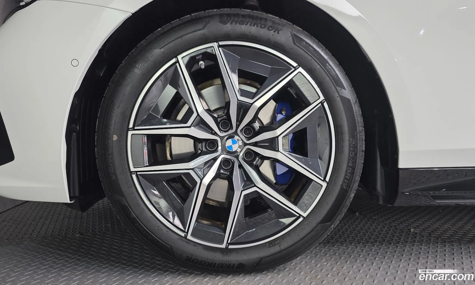 BMW 5 Series 2025 WBA21FJ01SCU87831 — 24