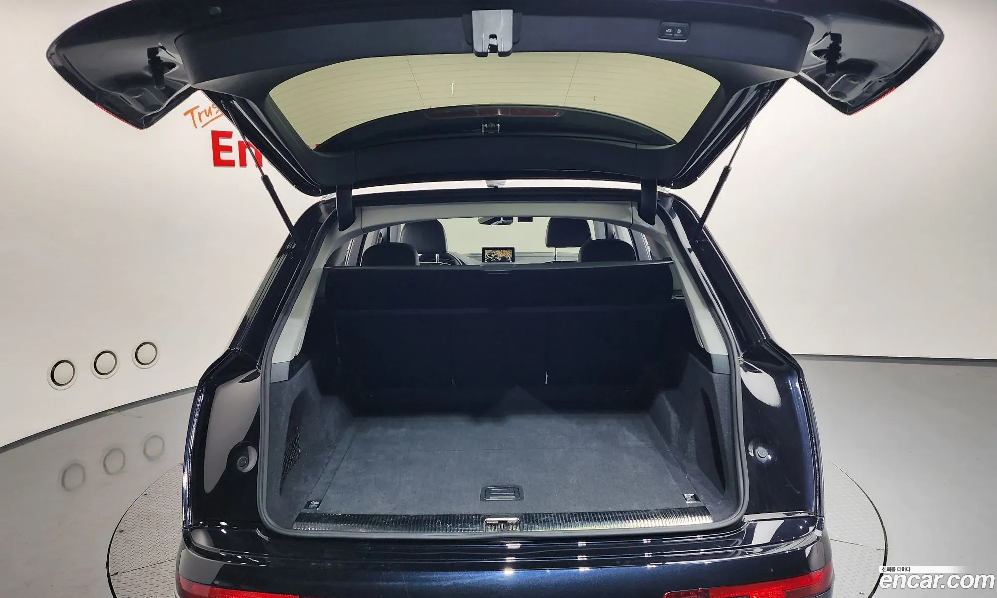 Audi Q7 2019 WAUZZZ4M7KD045802 — 10