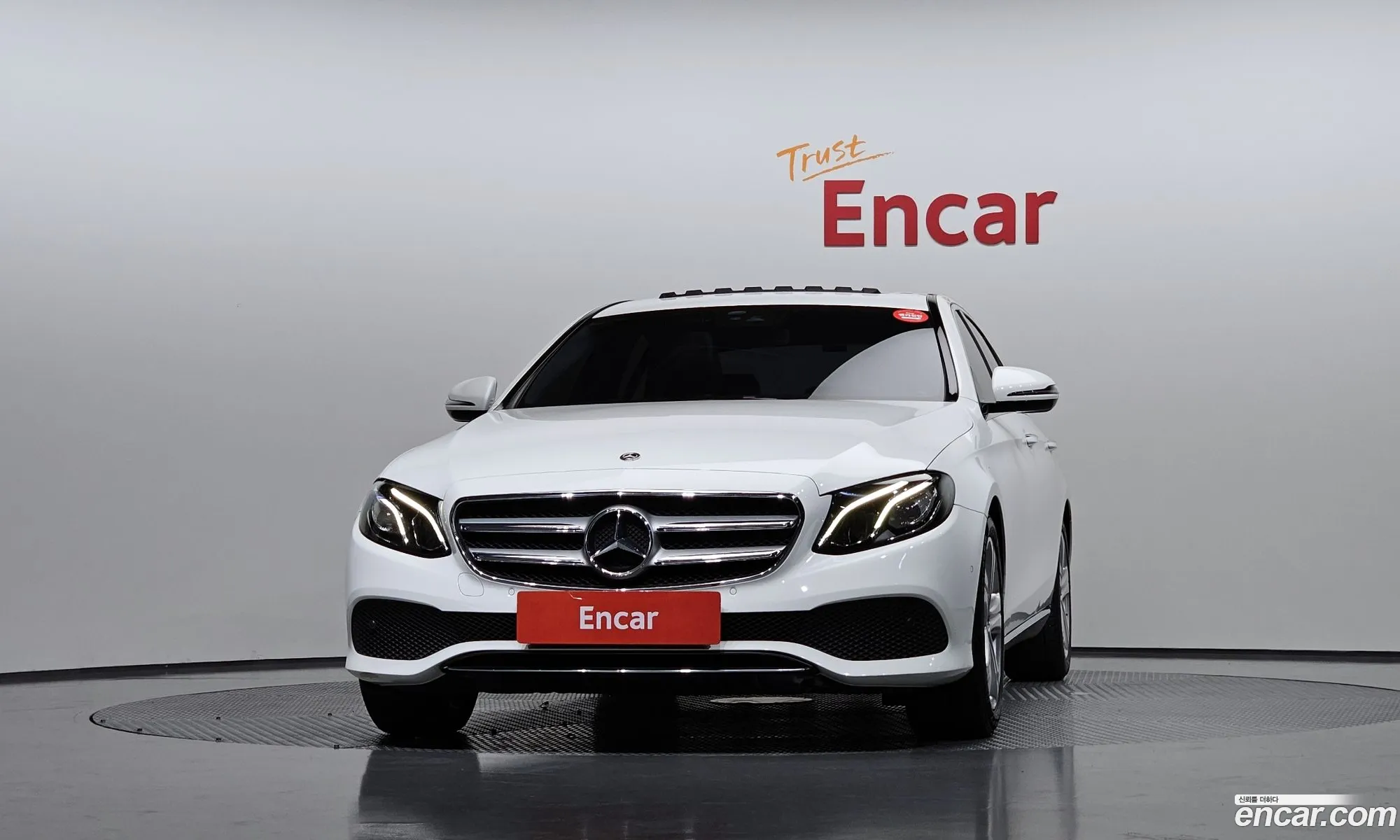 Mercedes-Benz E-Class W213 2017 WDDZF4CB5HA277992 — 12