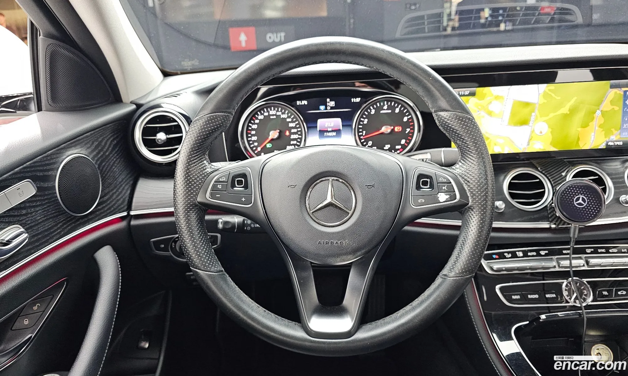 Mercedes-Benz E-Class W213 2017 WDDZF4CB5HA277992 — 31