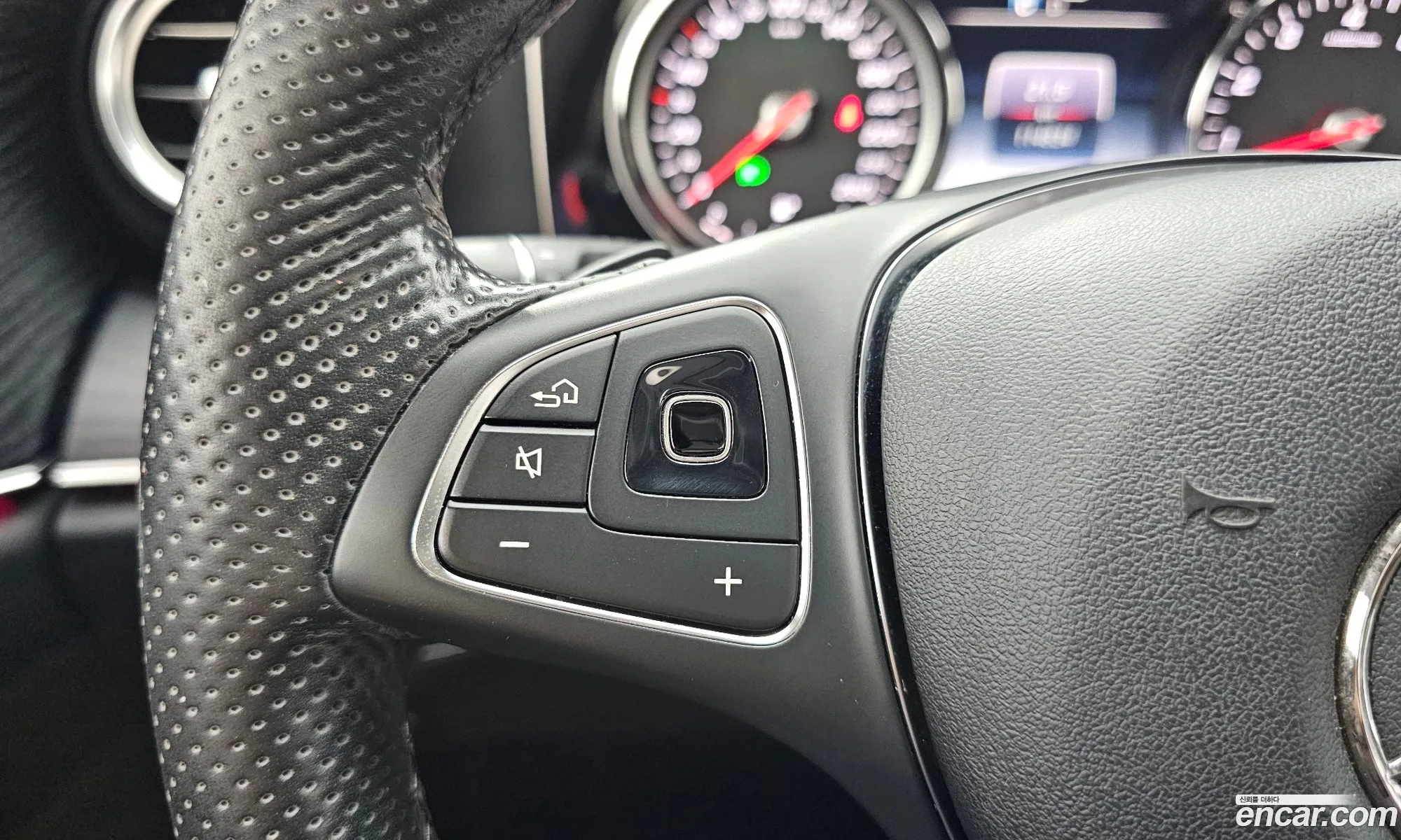 Mercedes-Benz E-Class W213 2017 WDDZF4CB5HA277992 — 16