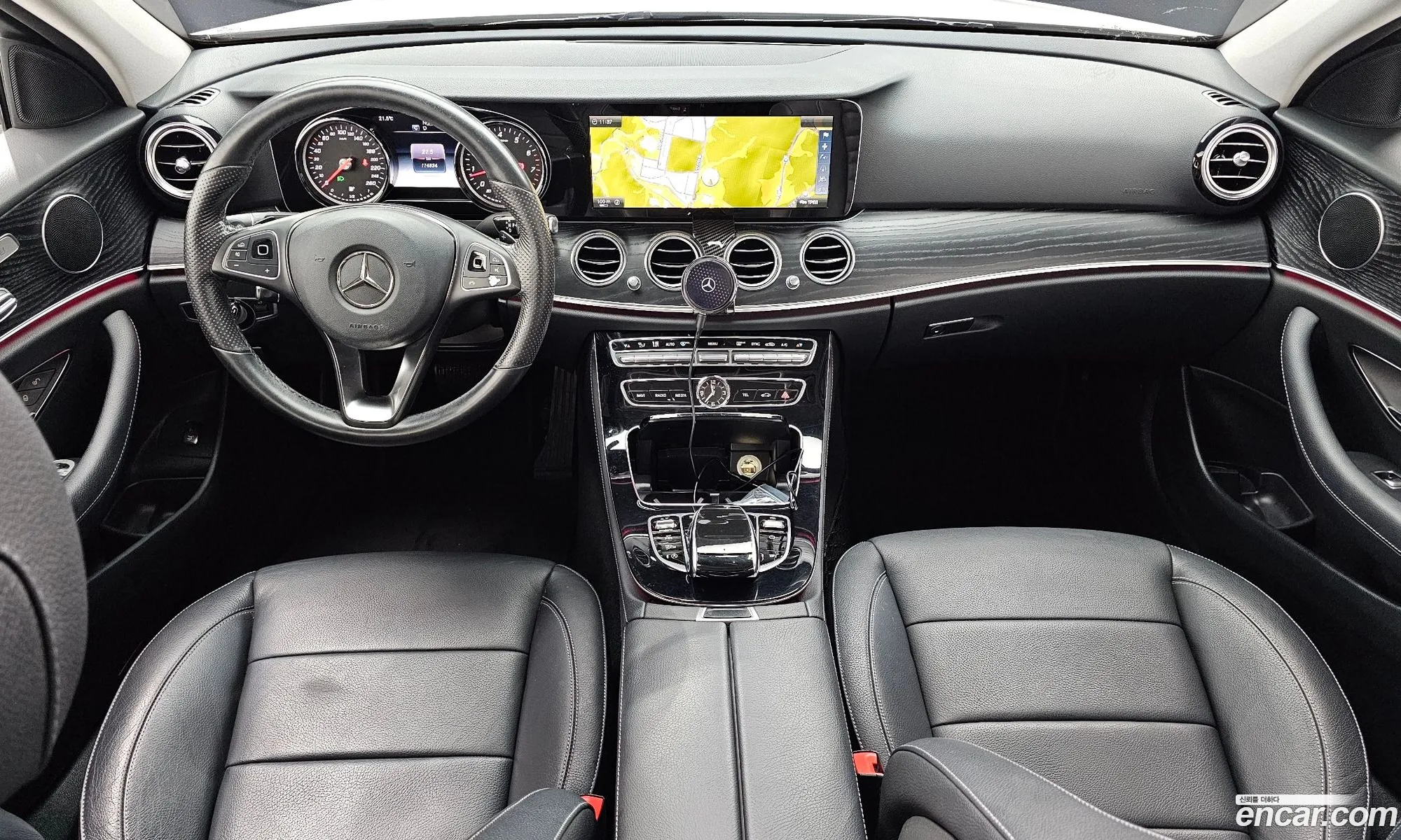 Mercedes-Benz E-Class W213 2017 WDDZF4CB5HA277992 — 26