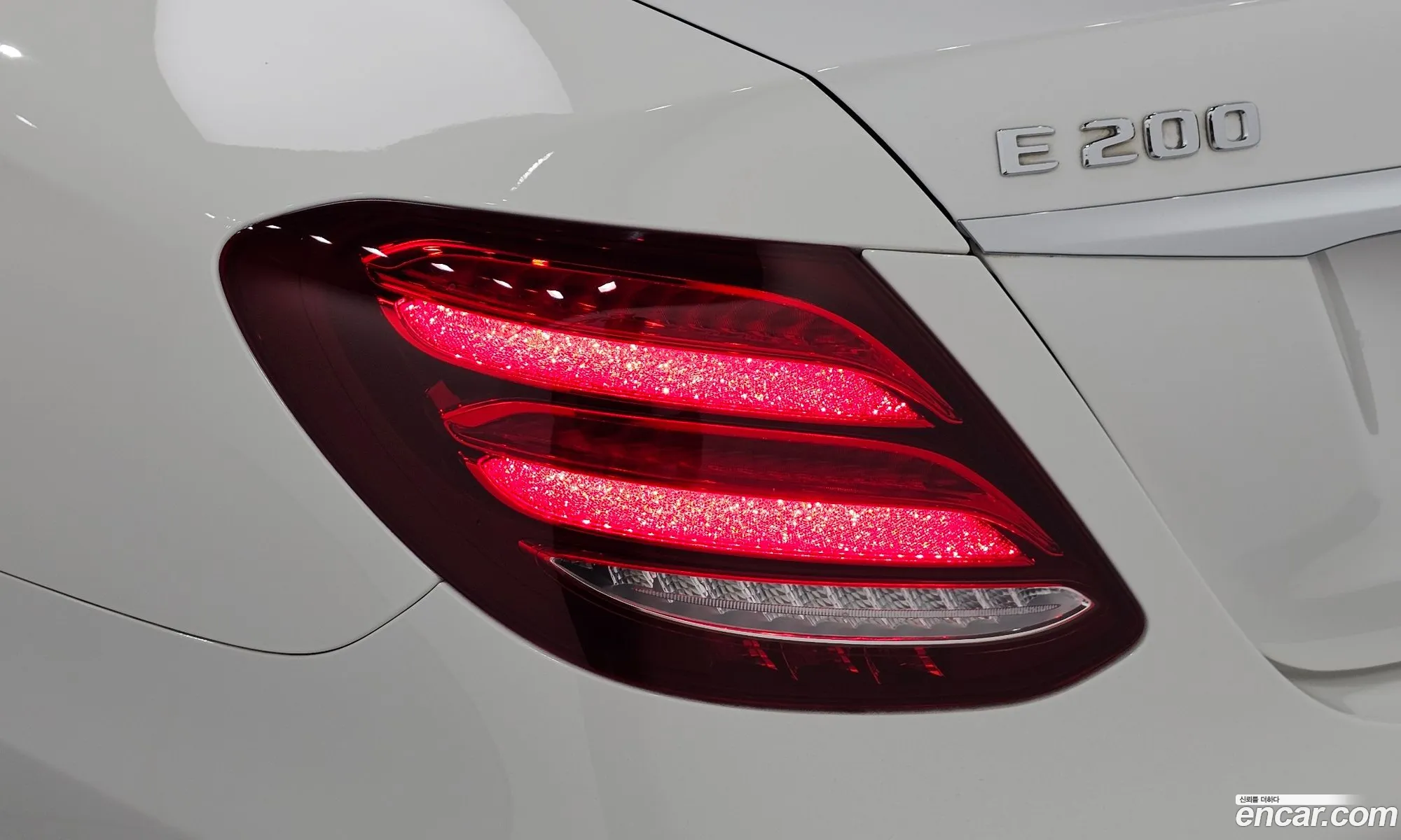 Mercedes-Benz E-Class W213 2017 WDDZF4CB5HA277992 — 19