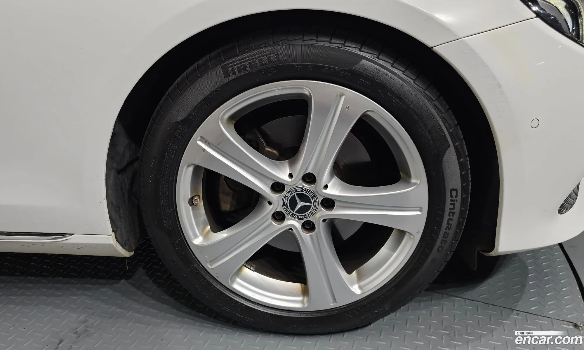 Mercedes-Benz E-Class W213 2017 WDDZF4CB5HA277992 — 6