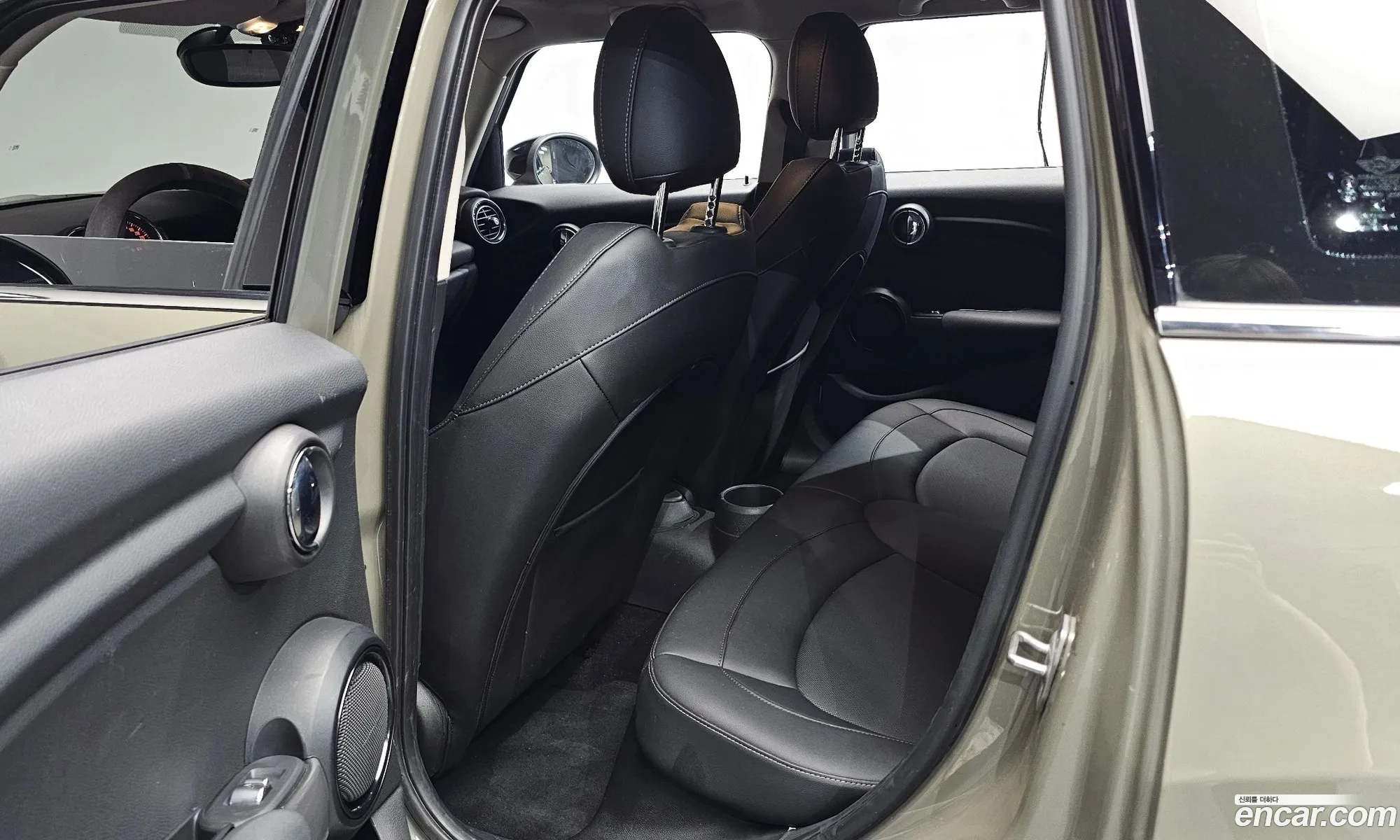 Mini Cooper 2020 — 5