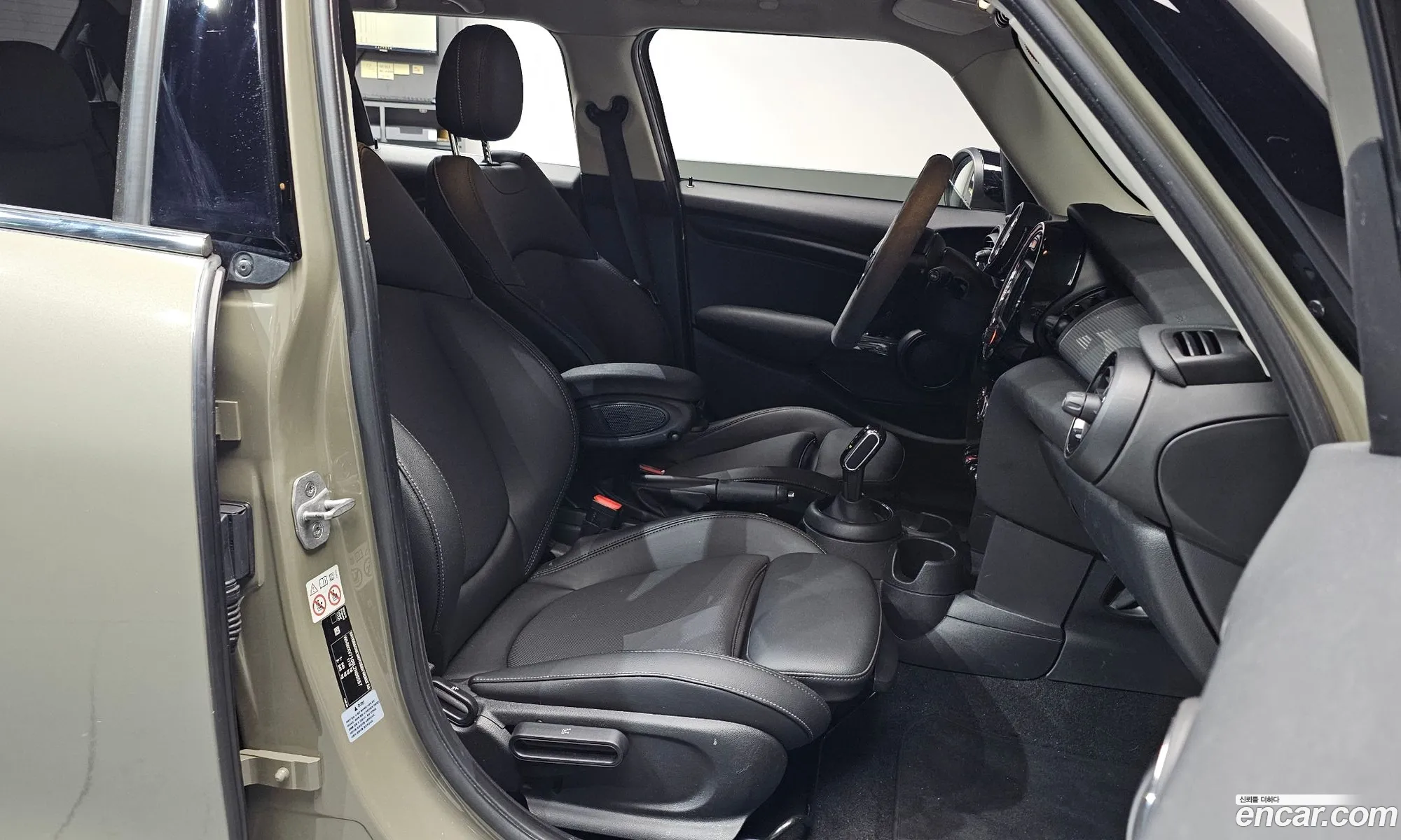 Mini Cooper 2020 — 10