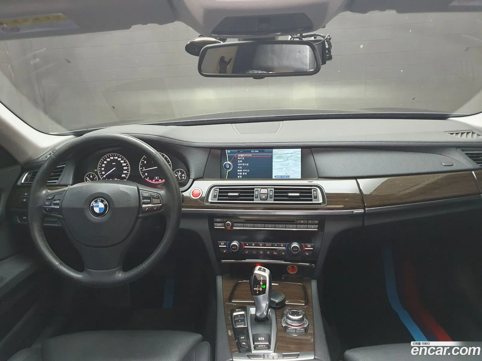 BMW 7 Series 2009 — 19
