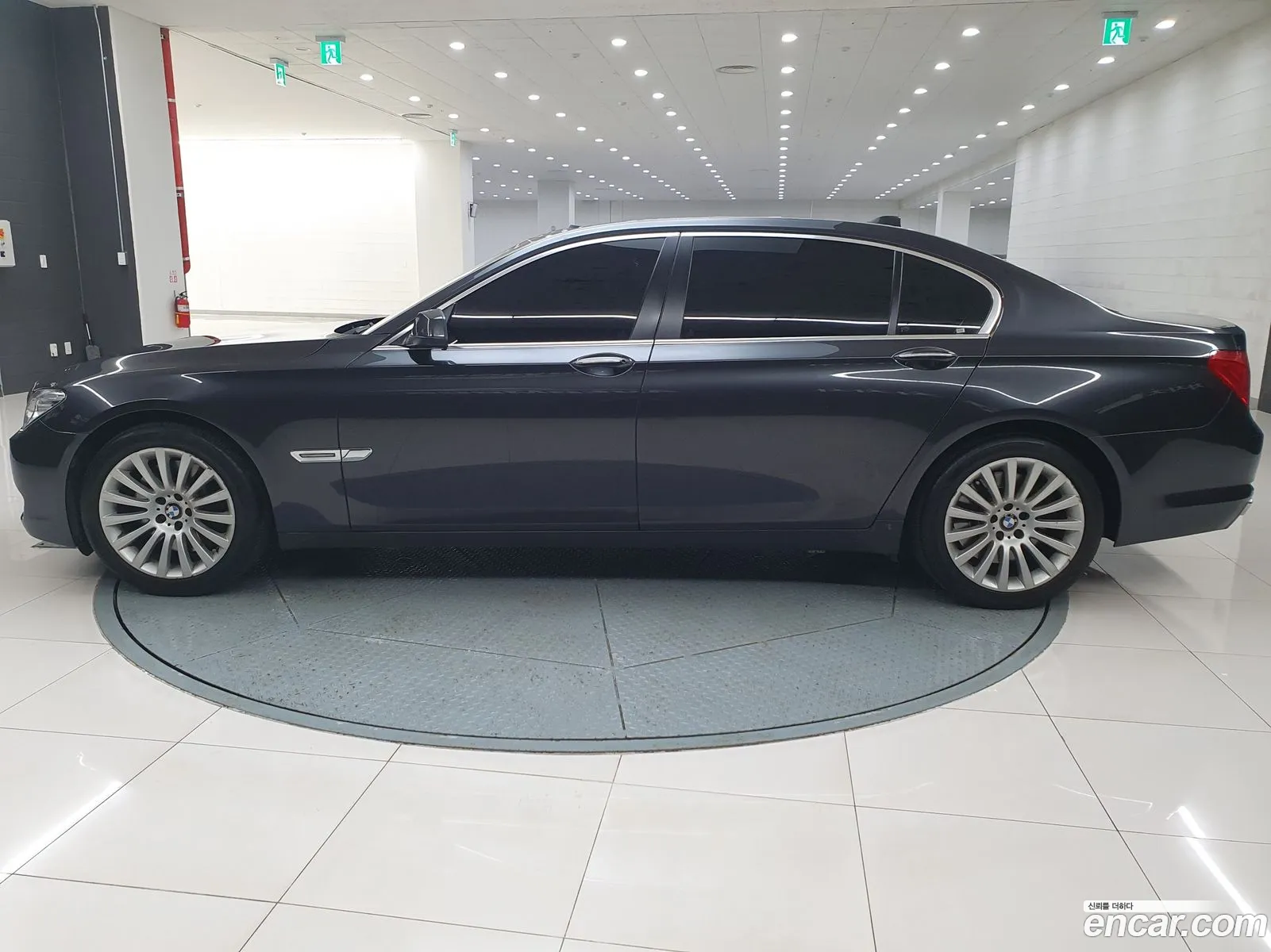 BMW 7 Series 2009 — 16